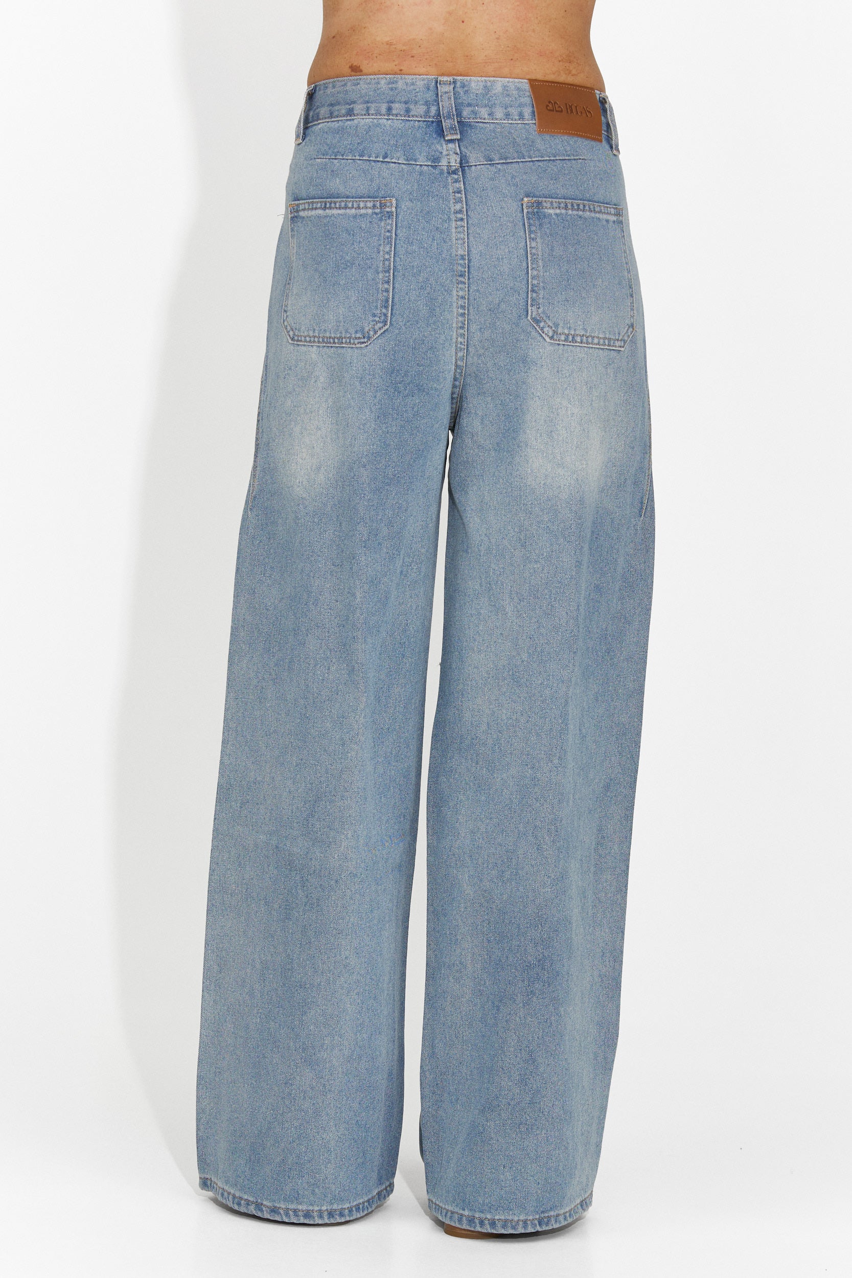 Laza kék farmernadrág nőknek Calora Bogas-tól