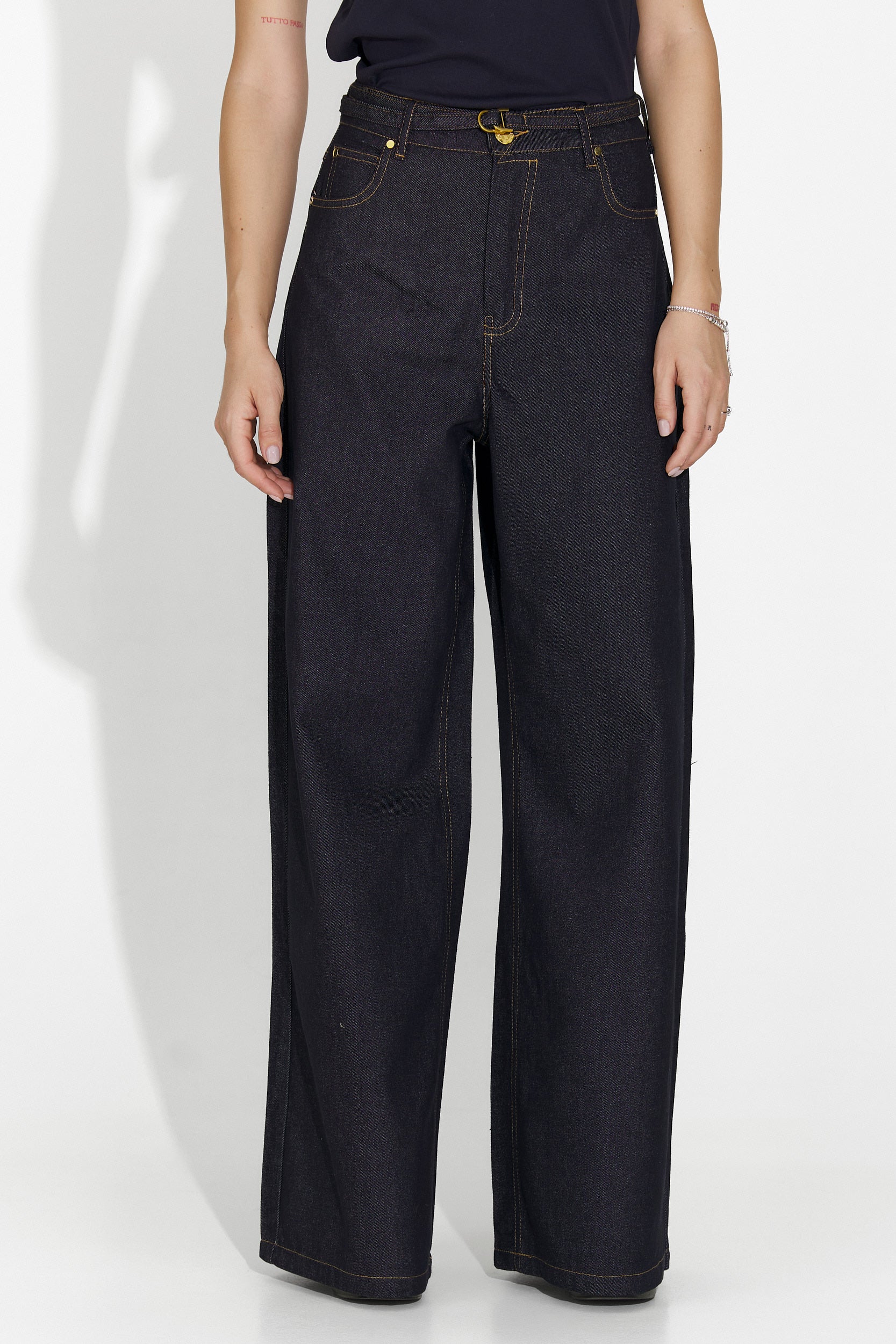 Flovira Bogas női lezser tengerészkék farmernadrág