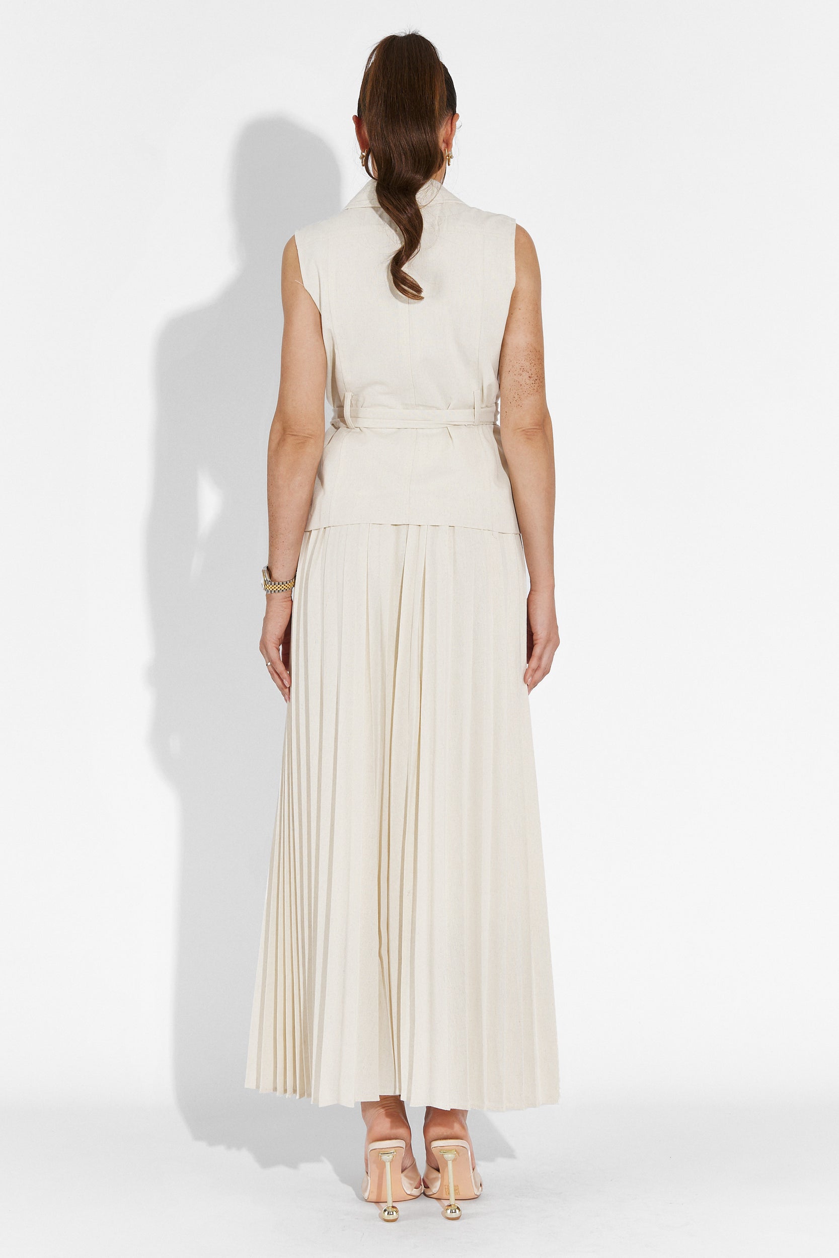 Timothy Bogas bézs szoknyakosztüm