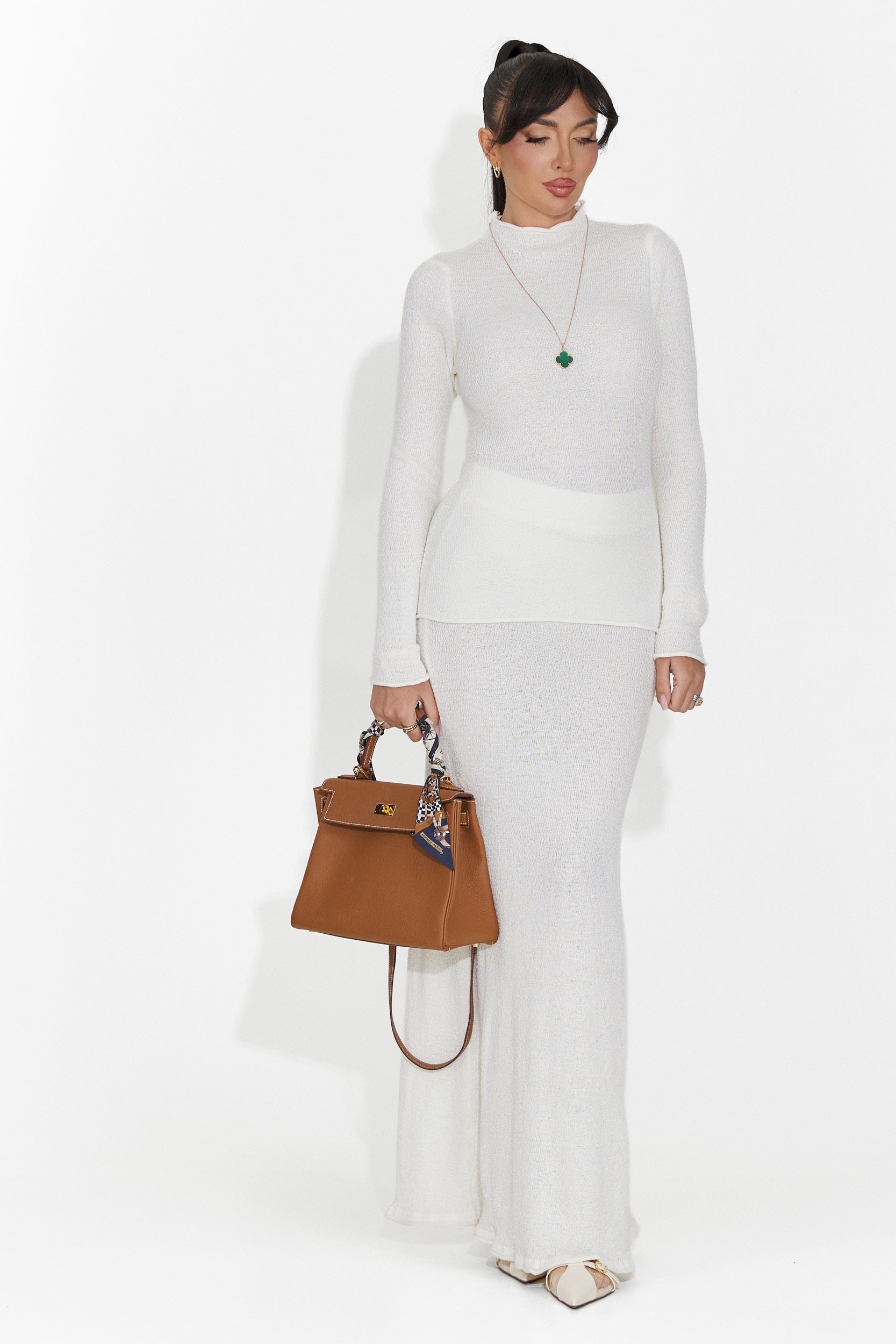 Fehér, hétköznapi szoknyás együttes Melonia Bogas