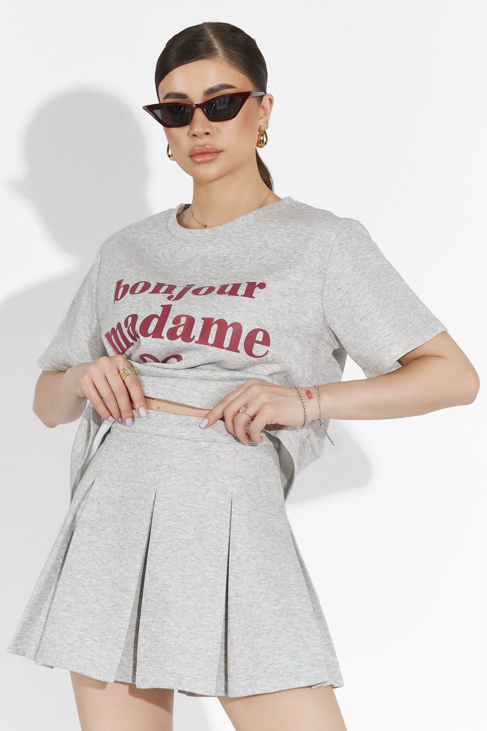 Myana Bogas szürke szoknyakosztüm