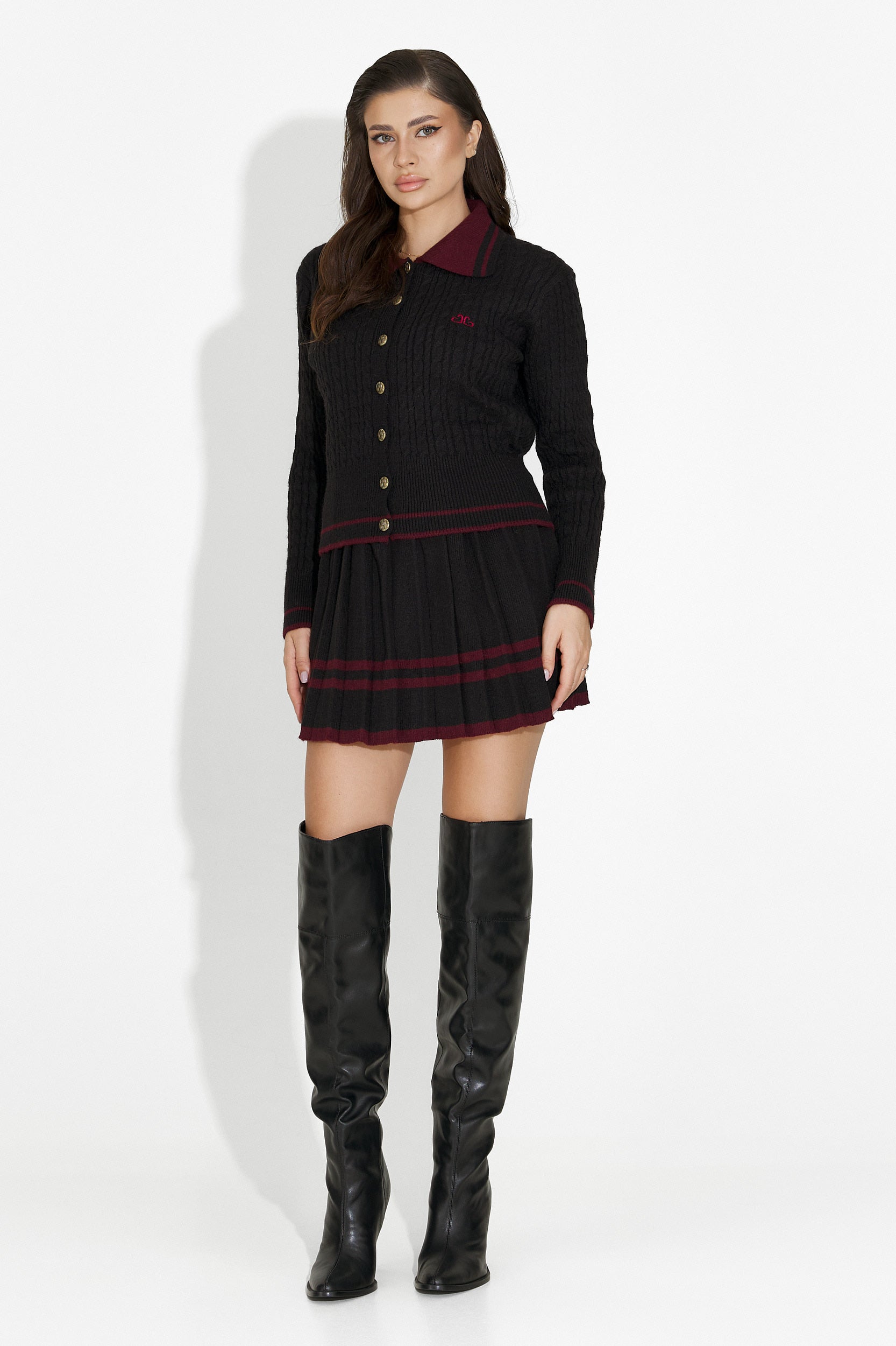 Kendia Bogas Fekete Szoknyakosztüm