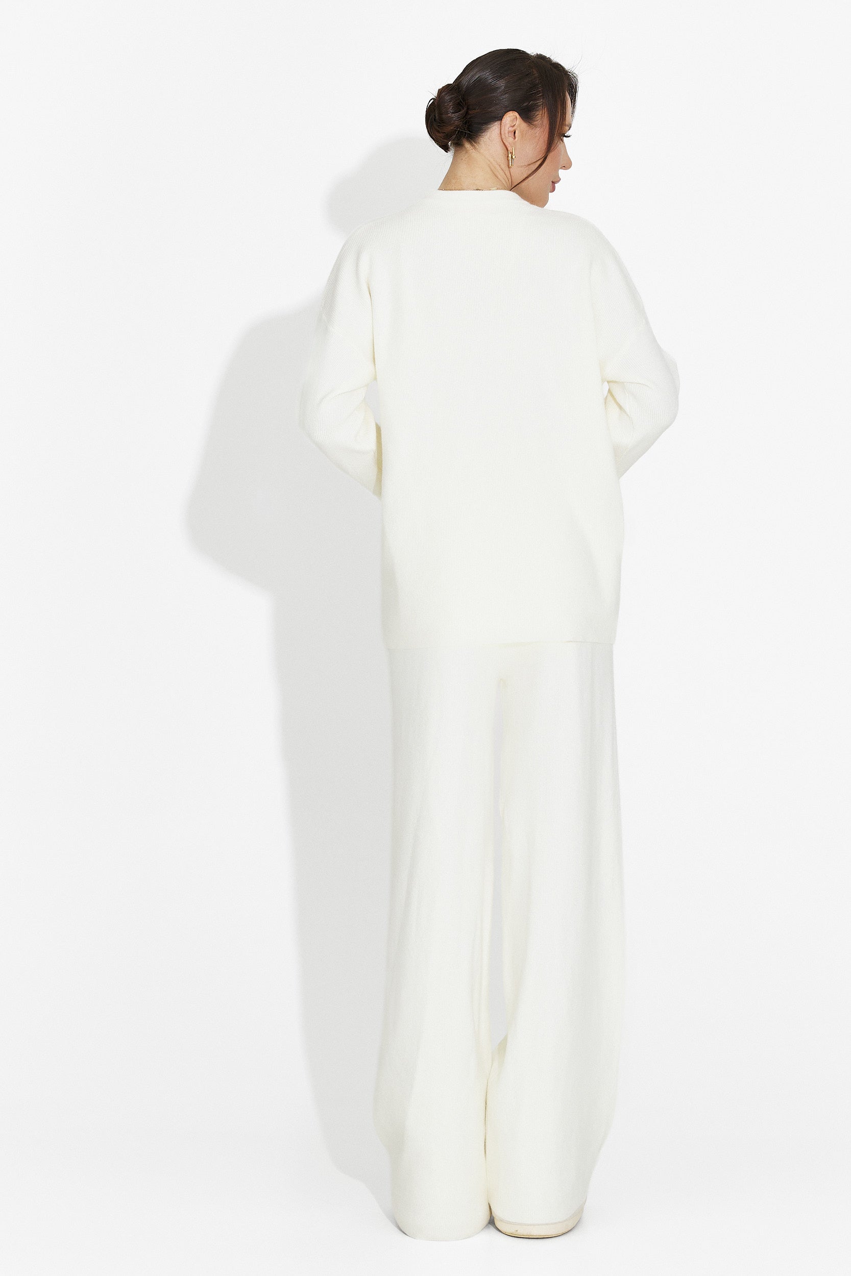 Krém színű nadrágkosztüm Kania Bogas