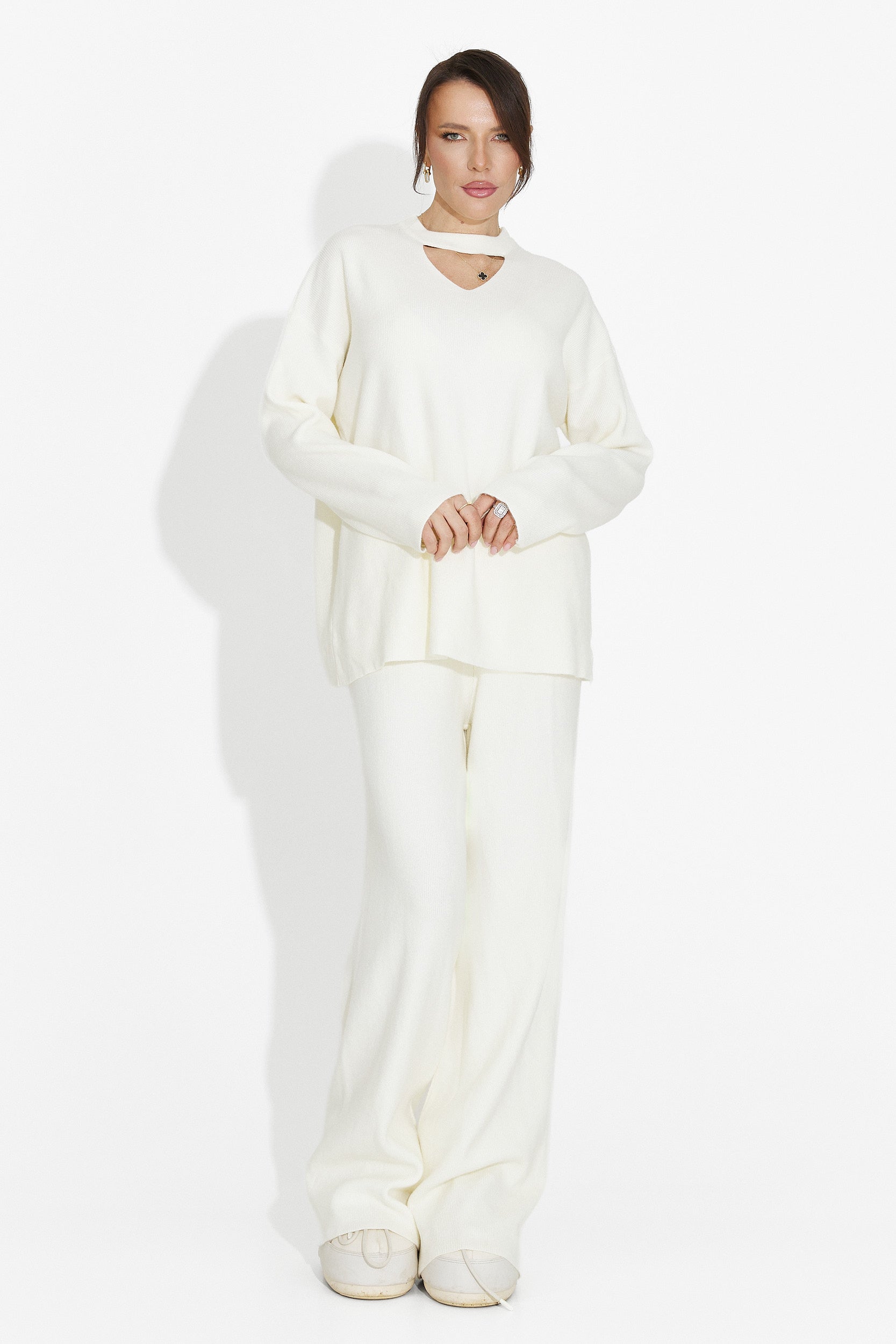 Krém színű nadrágkosztüm Kania Bogas