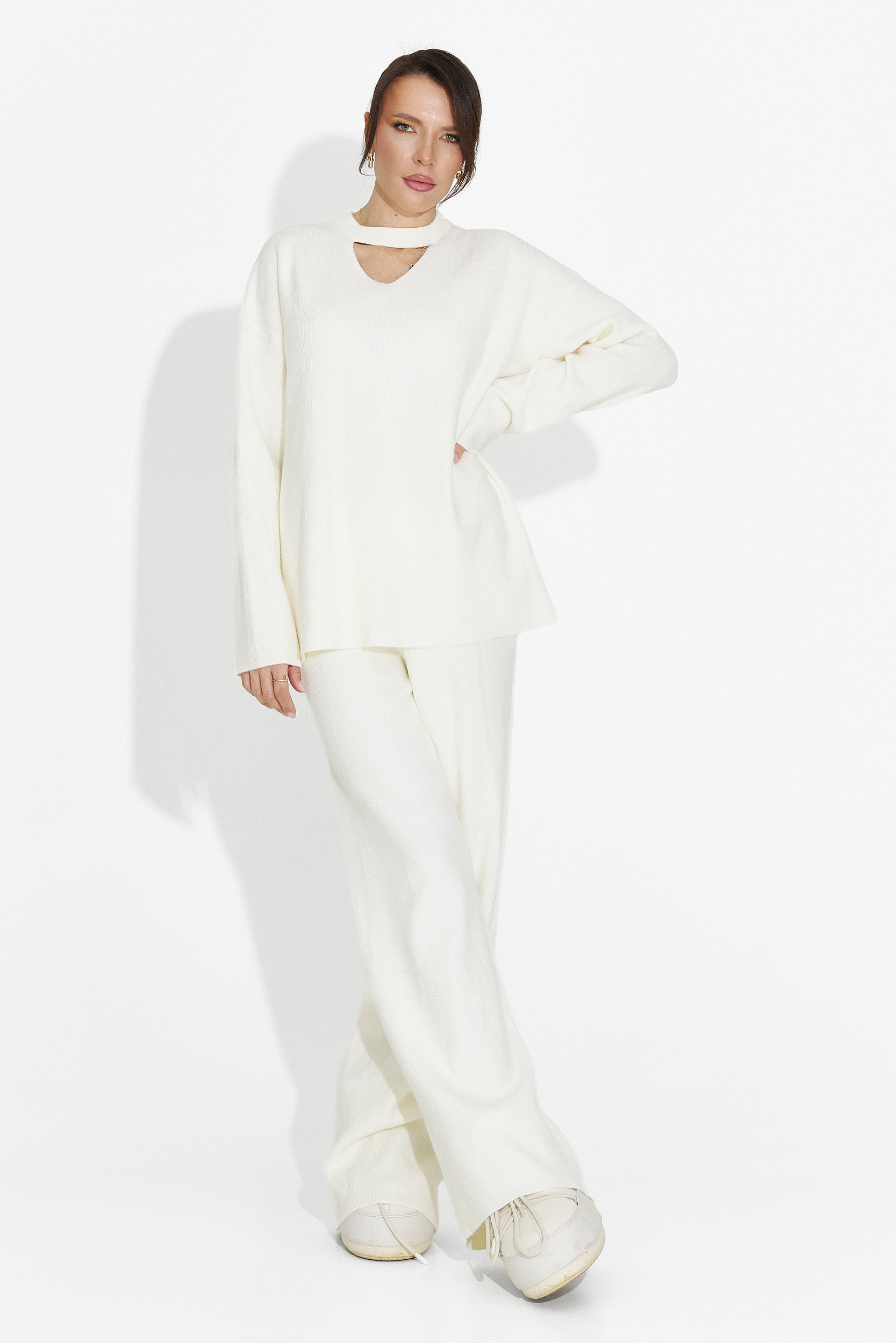 Krém színű nadrágkosztüm Kania Bogas