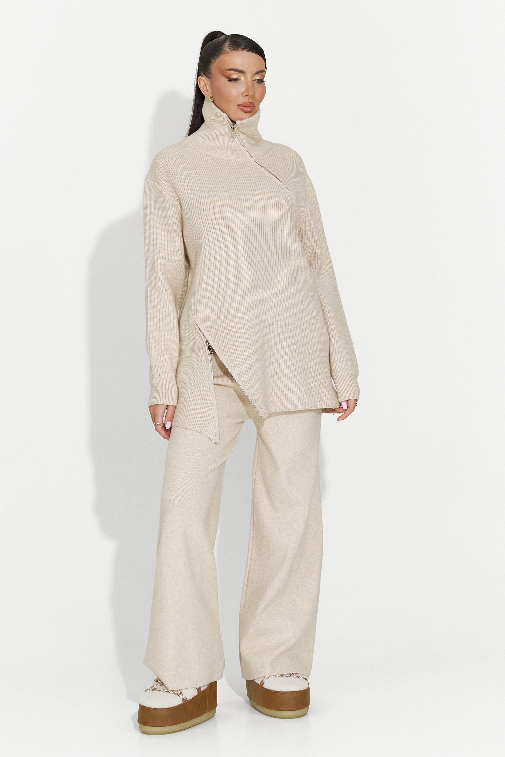 Arliena Bogas alkalmi bézs női öltöny