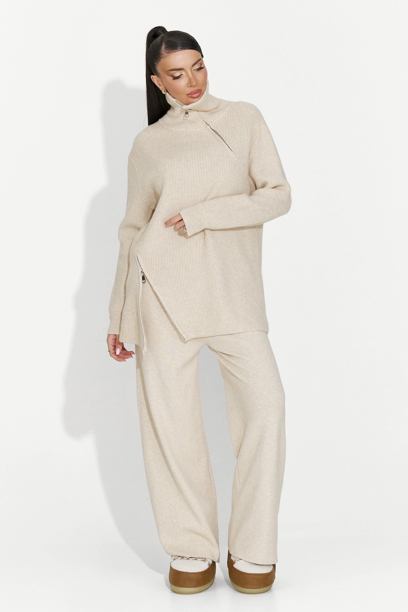 Arliena Bogas alkalmi bézs női öltöny