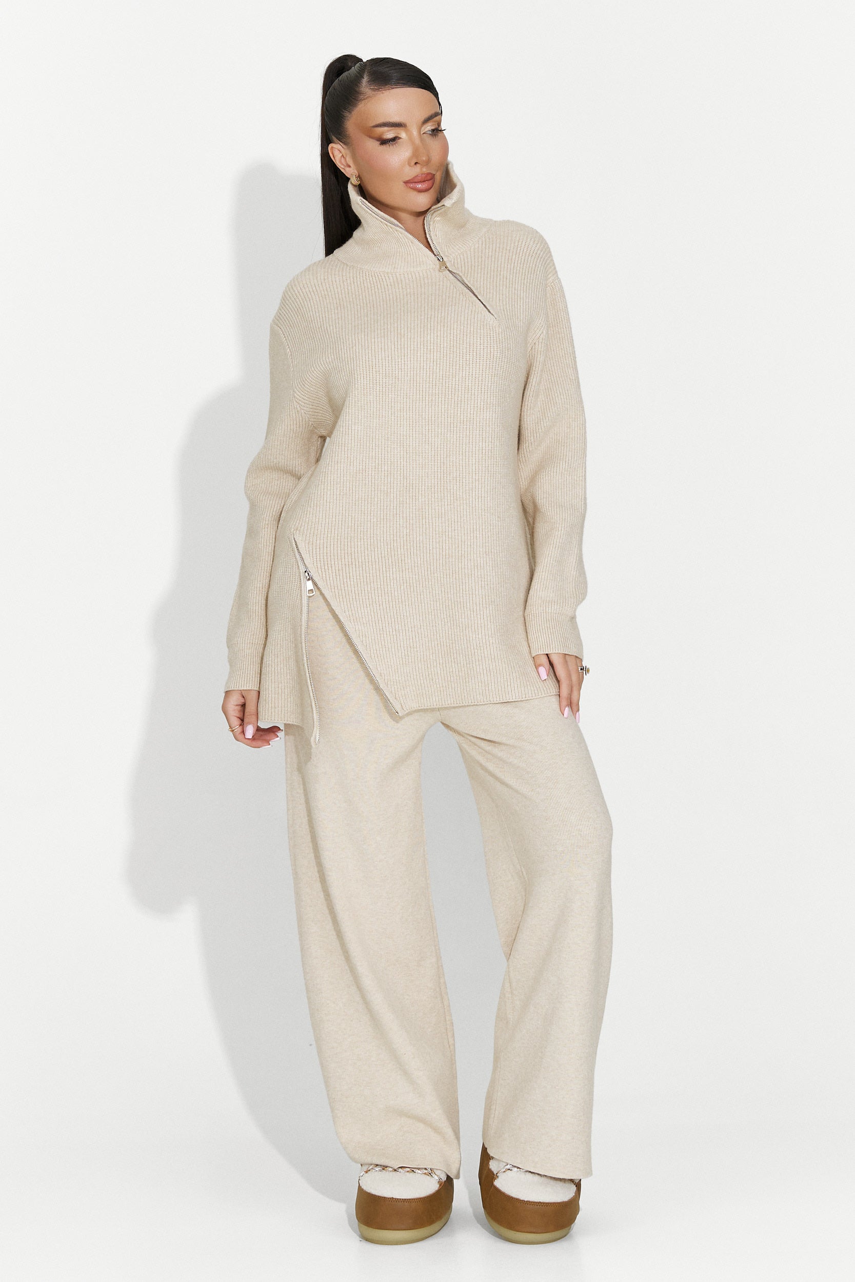 Arliena Bogas alkalmi bézs női öltöny