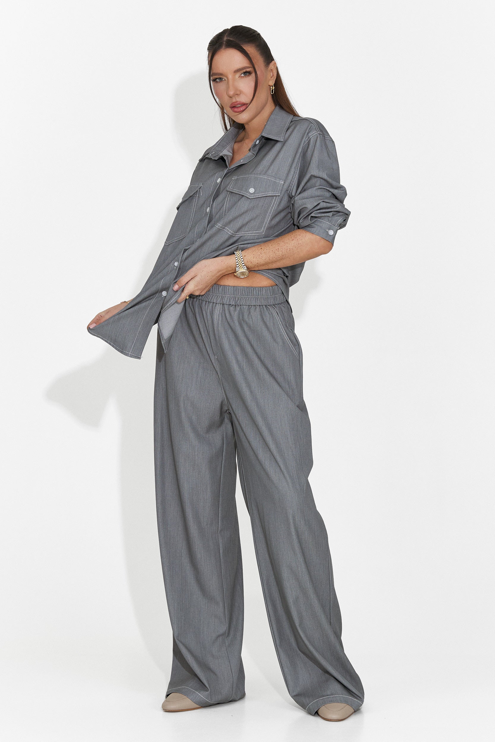 Női szürke hétköznapi öltözet Zunaira Bogas