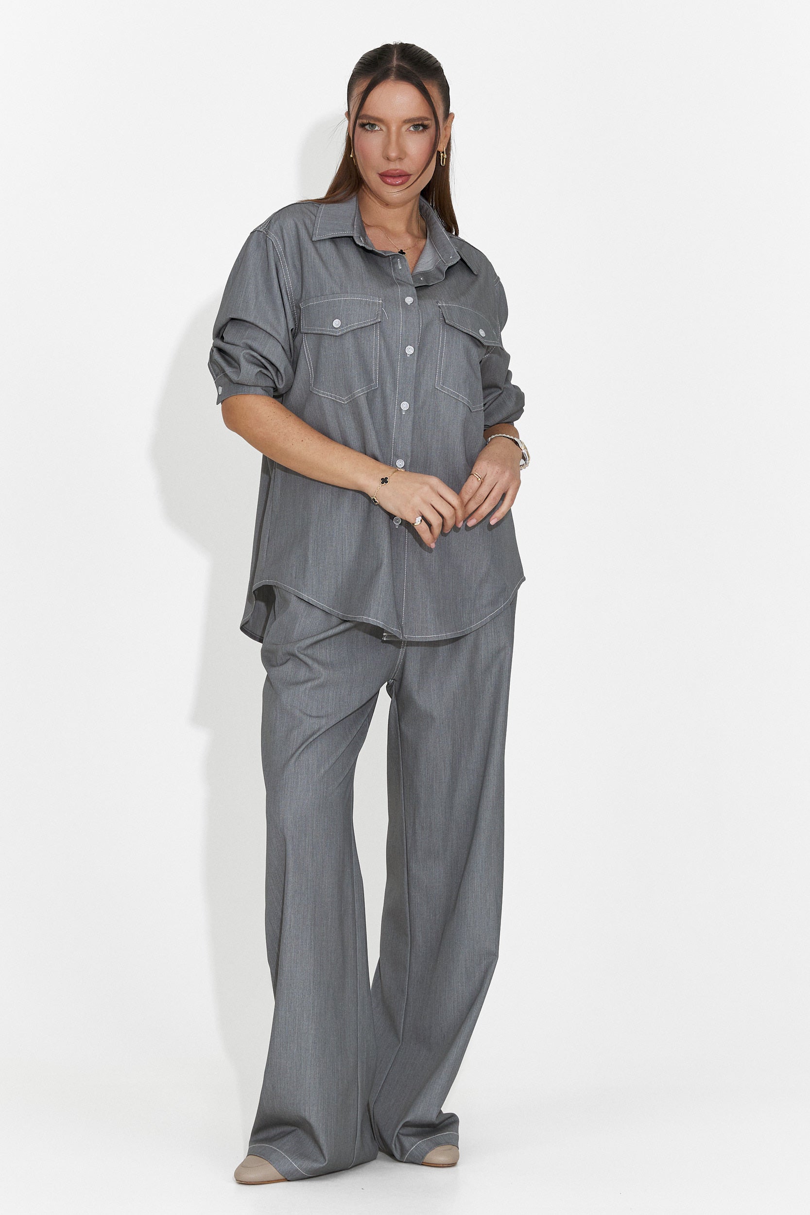 Női szürke hétköznapi öltözet Zunaira Bogas