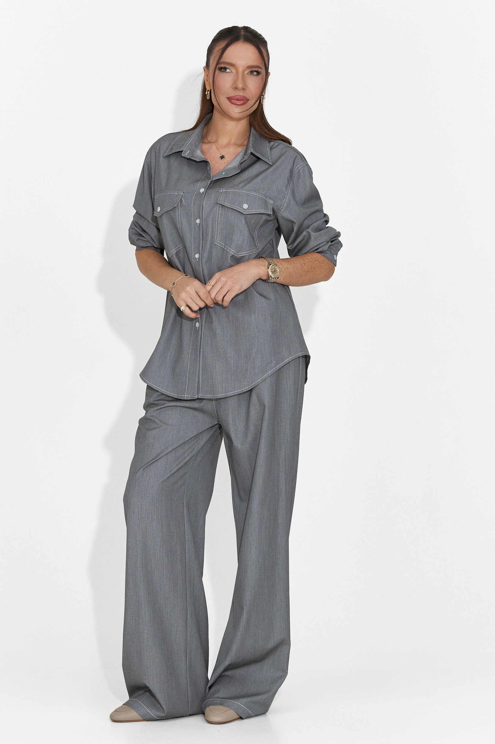 Női szürke hétköznapi öltözet Zunaira Bogas