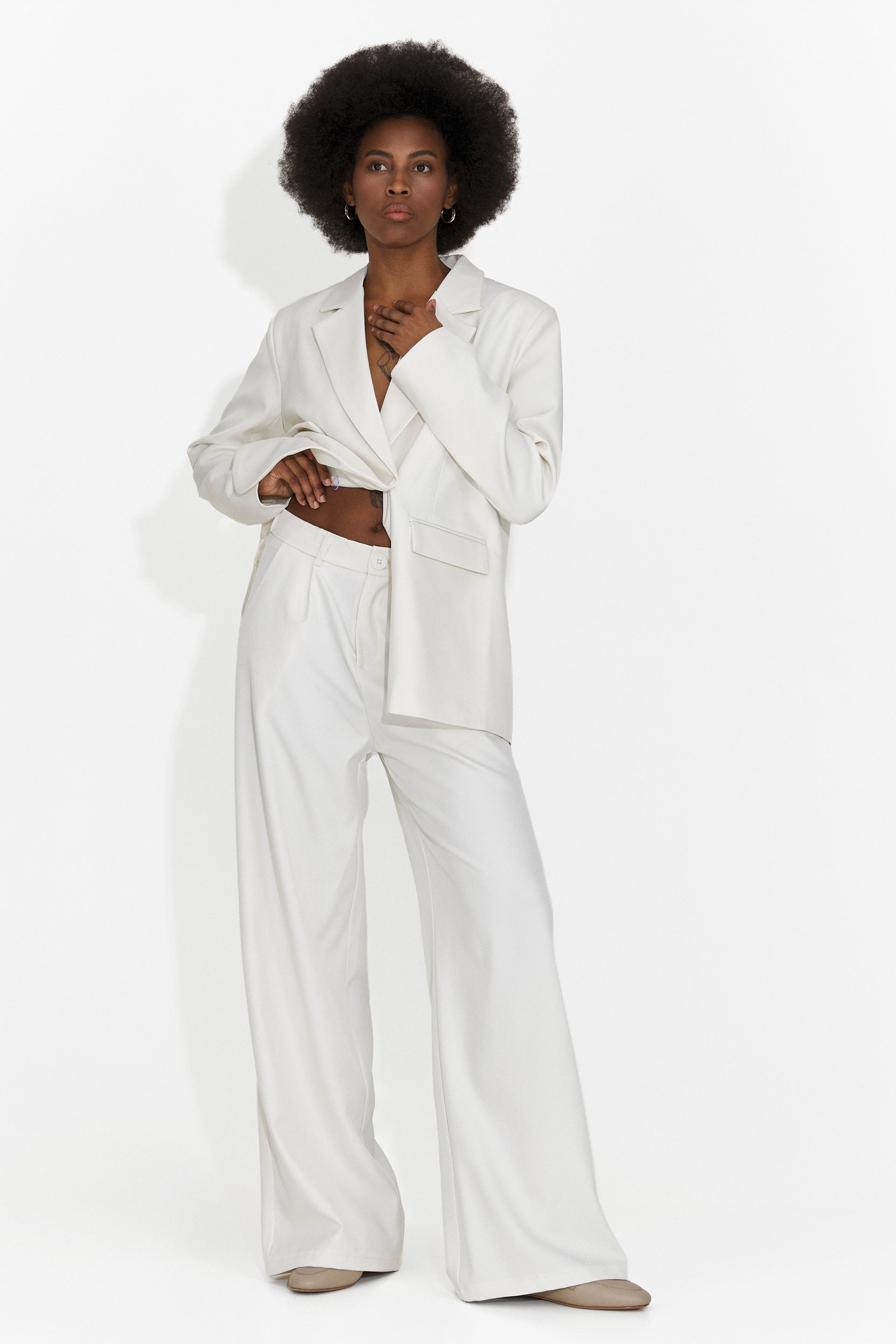 Elegáns női kosztüm krémszínű Timelia Bogas