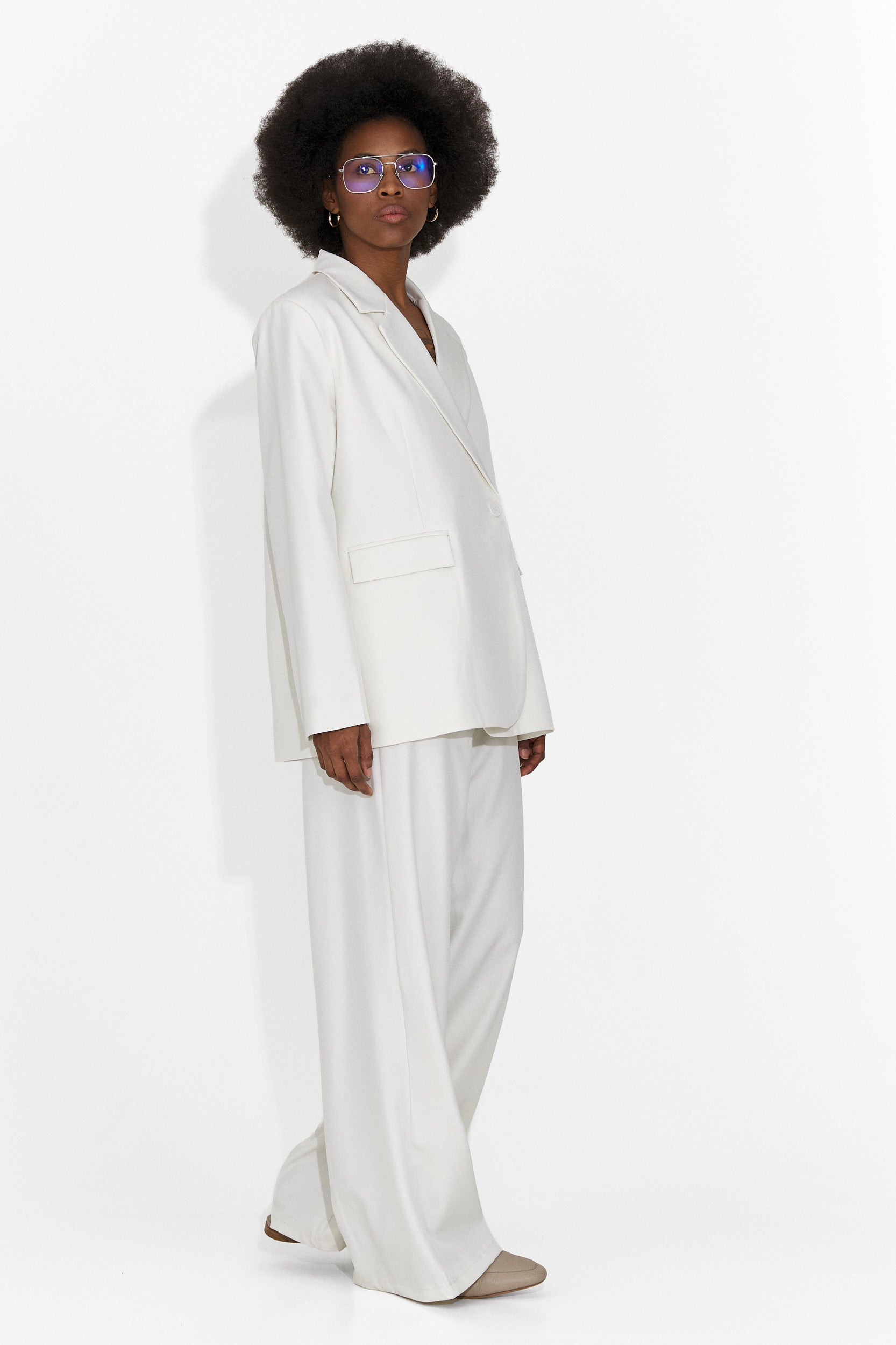 Elegáns női kosztüm krémszínű Timelia Bogas