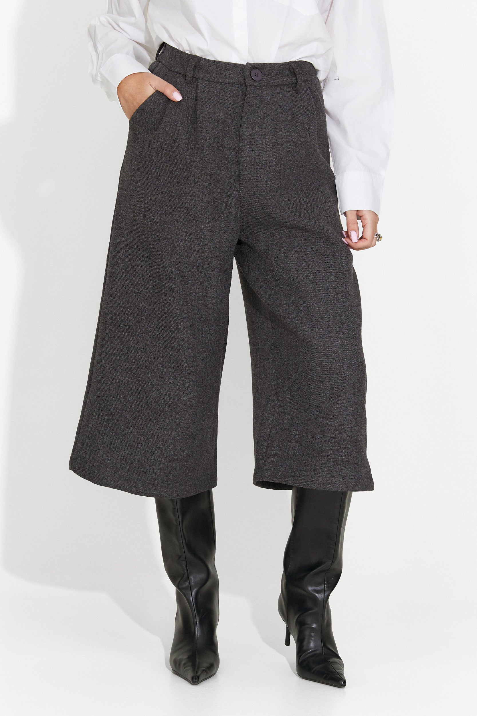 Astonia Bogas női öltöny nadrággal + zakóval + szürke nyakkendő