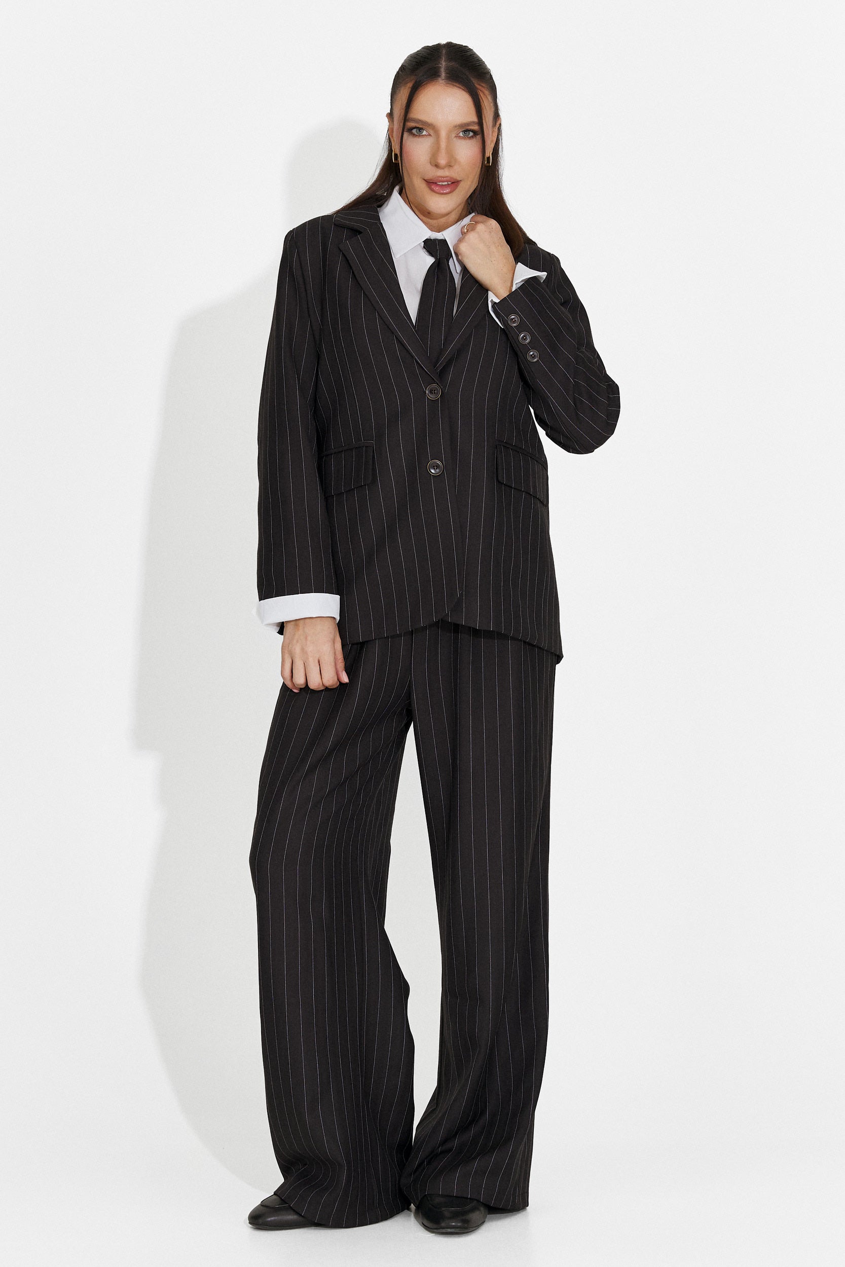 Manila Bogas női 3 darabos öltöny: zakó + nadrág + fekete nyakk