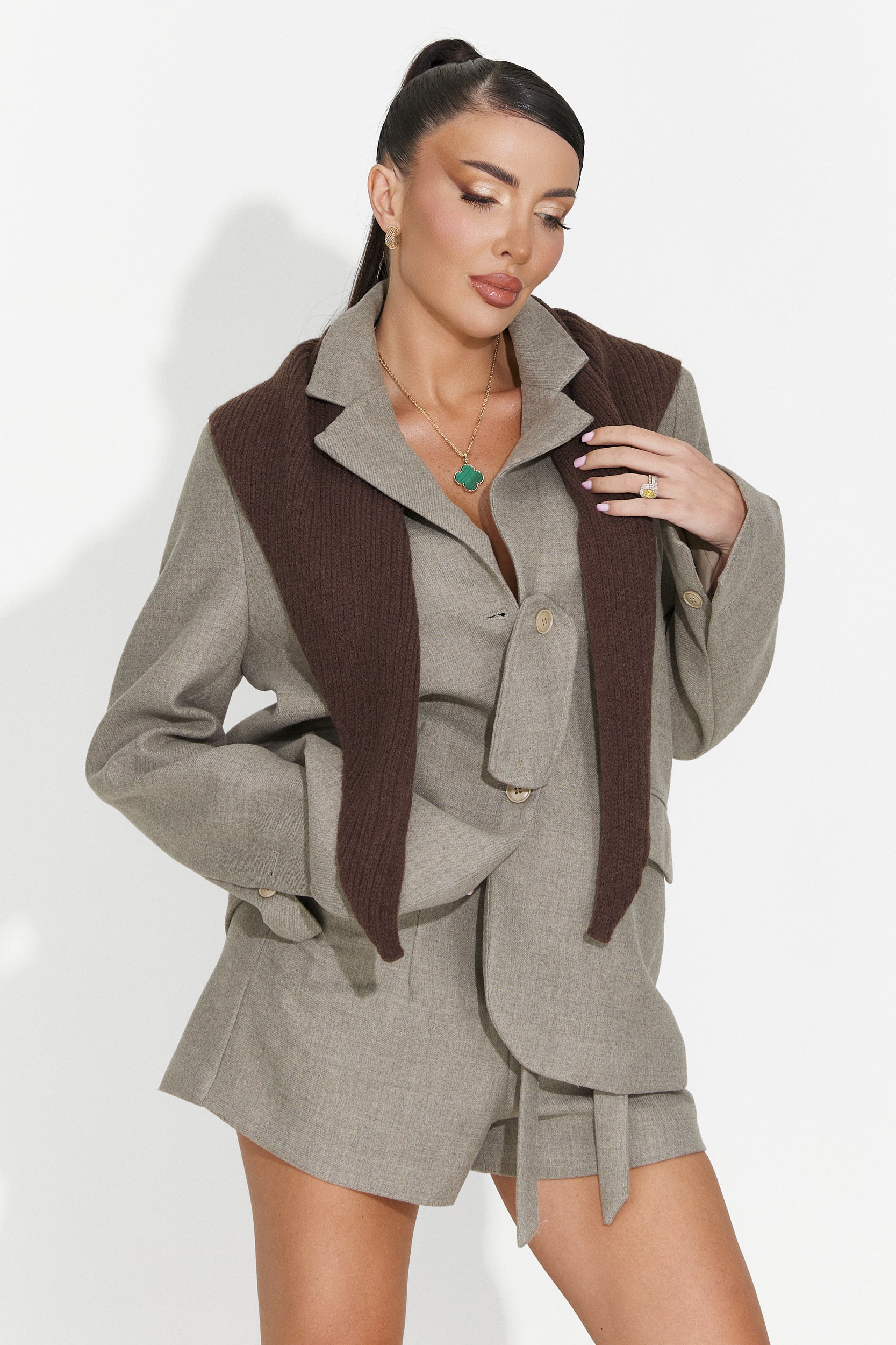 Jyna Bogas Női Kosztüm Kabát + Bézs Rövidnadrág