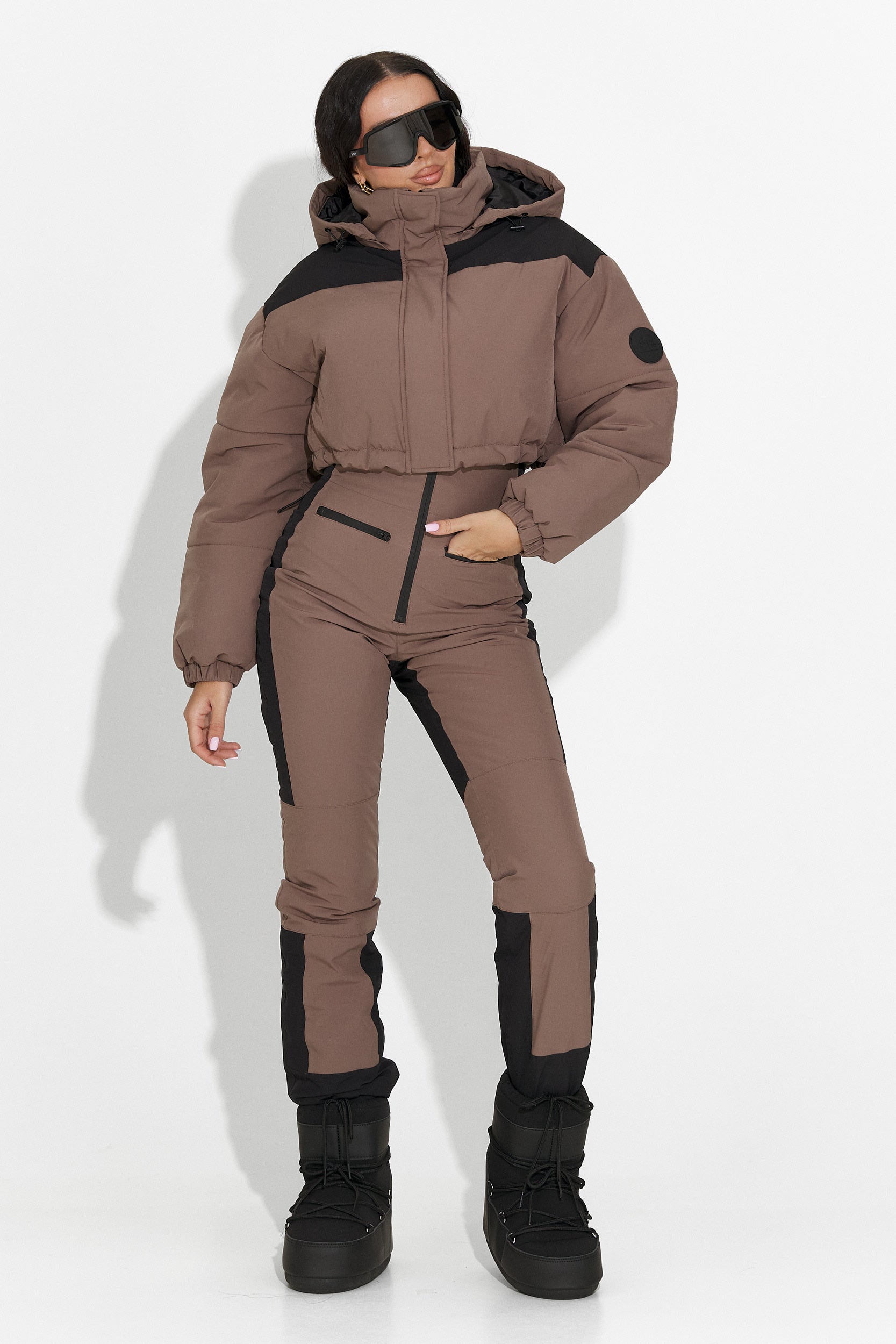 Laza barna síelőruha Camelay Bogas-tól