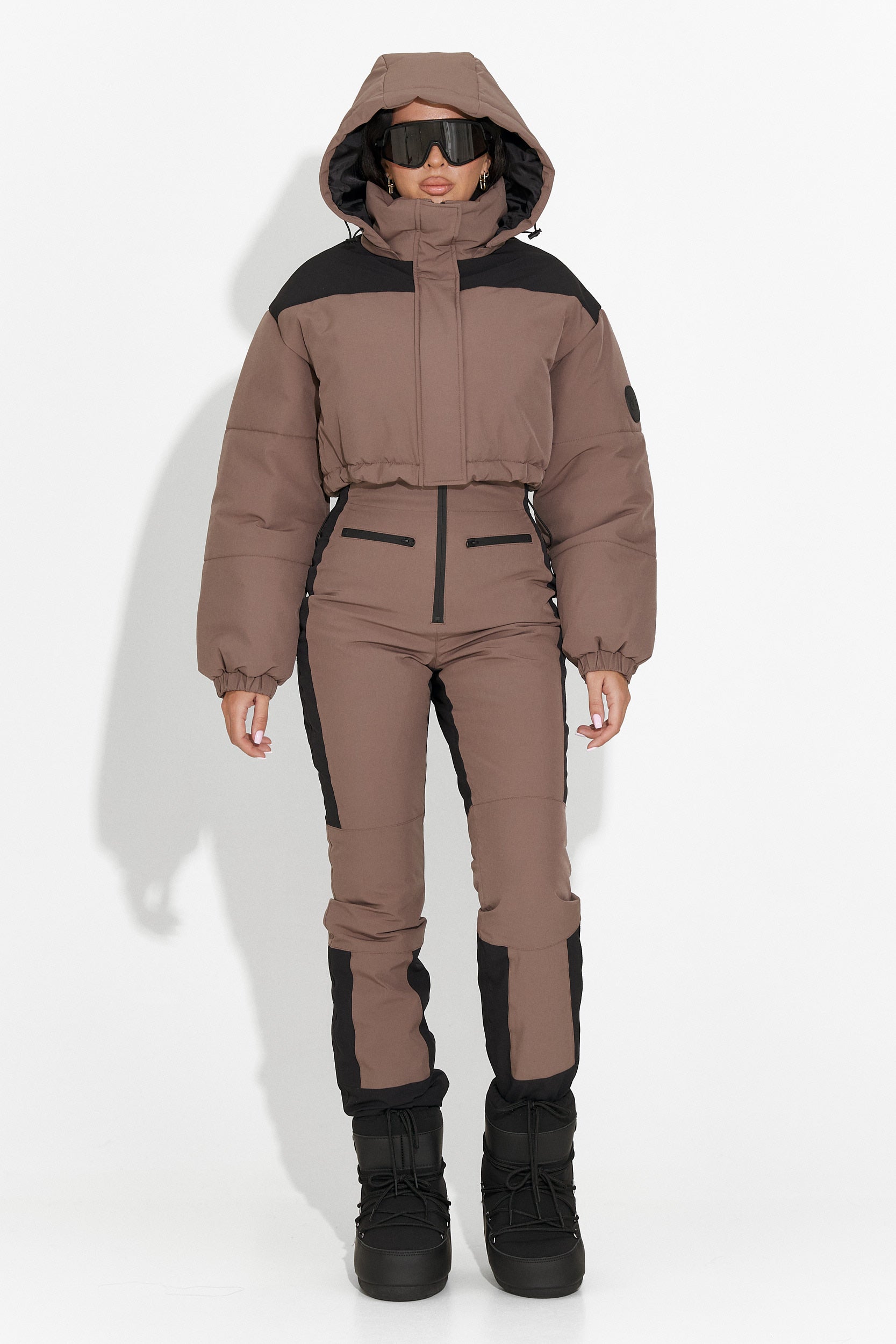 Laza barna síelőruha Camelay Bogas-tól