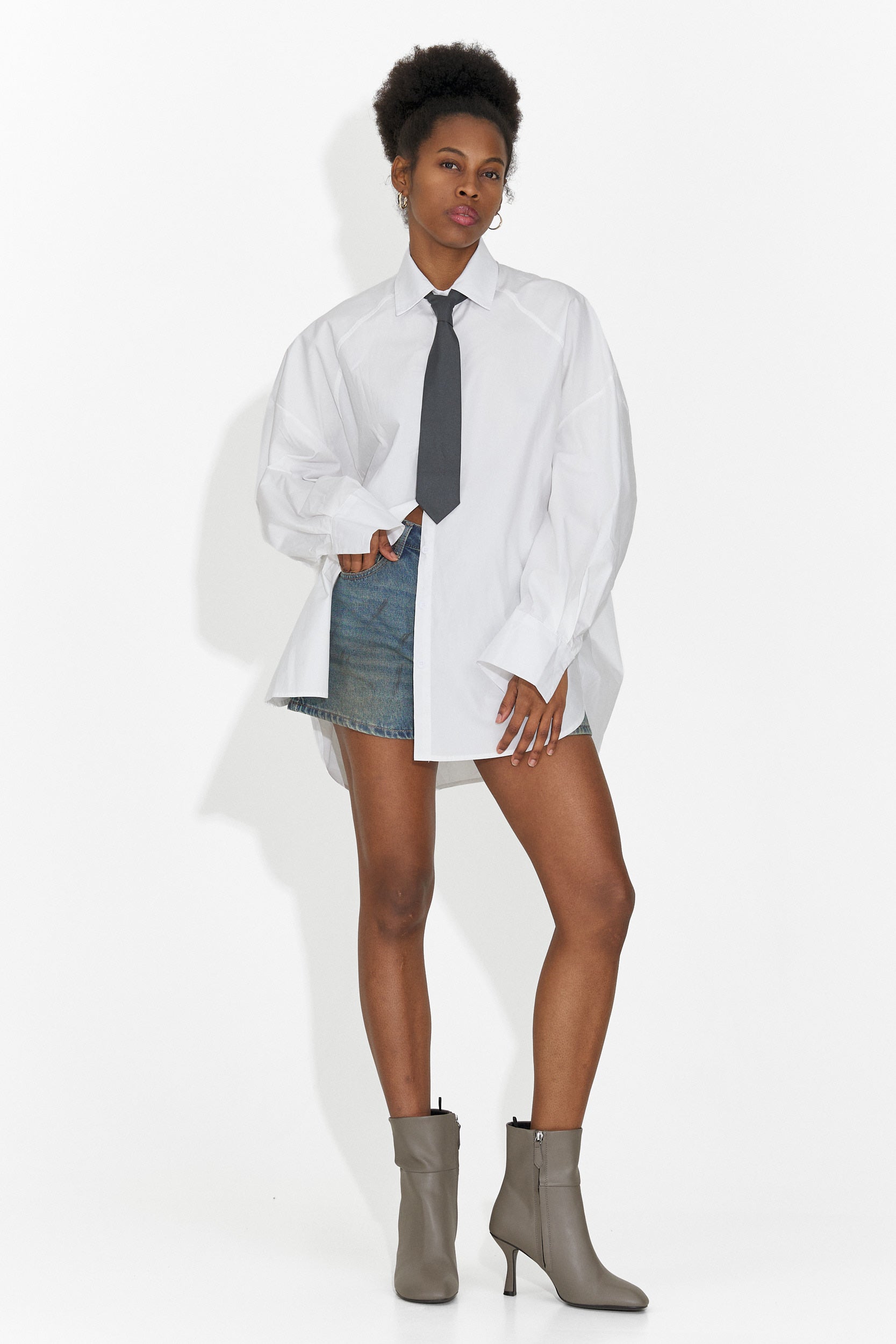 Szürke női nyakkendő Sindia Bogas