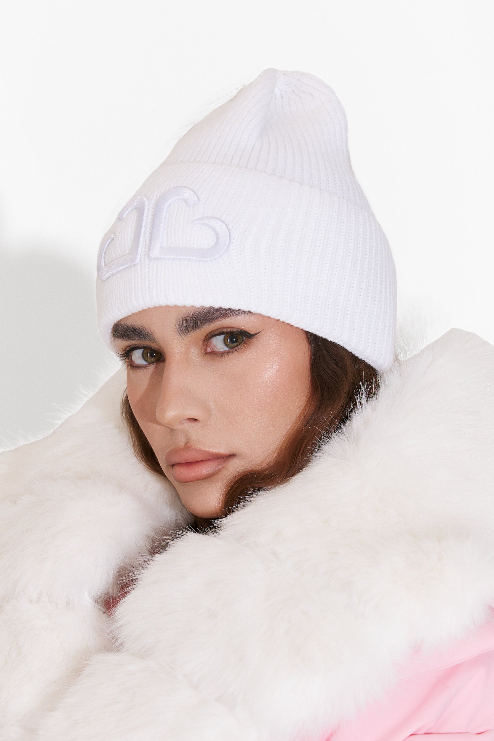 Fehér lezser hölgy kalap Tausia Bogas