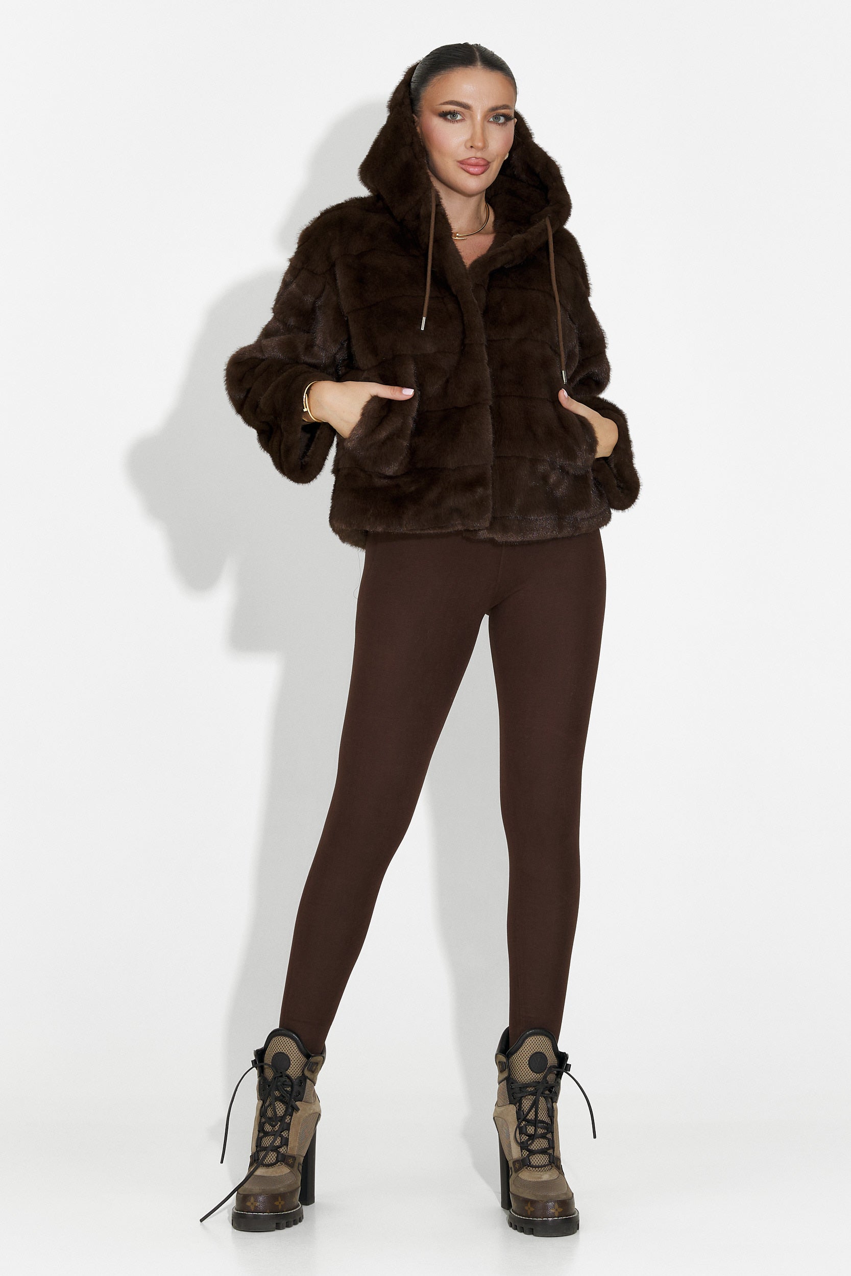 Alaszkai Barna Bőrmelegítő Kabát