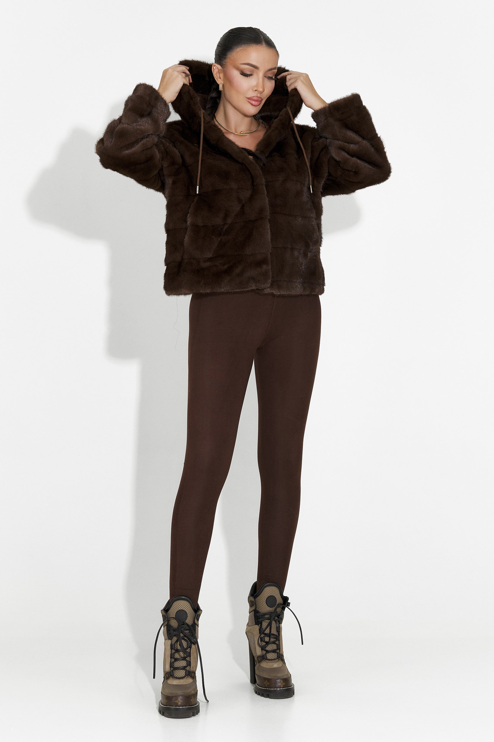 Alaszkai Barna Bőrmelegítő Kabát