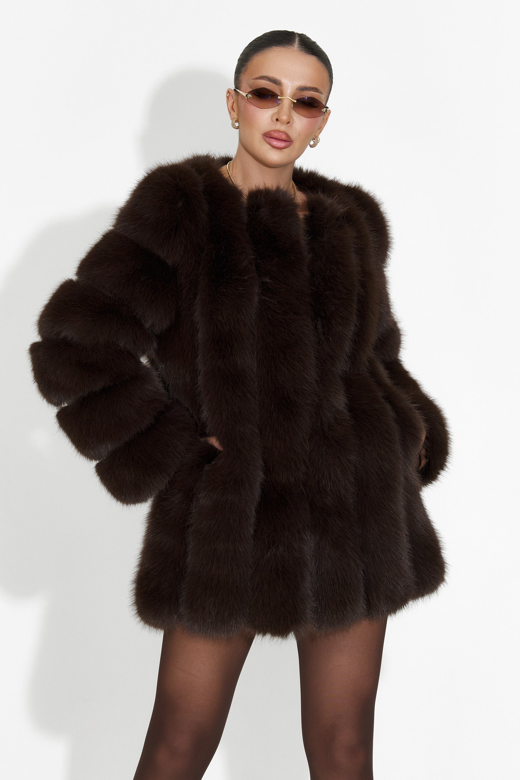 Jameia Bogas barna szőrmekabátja