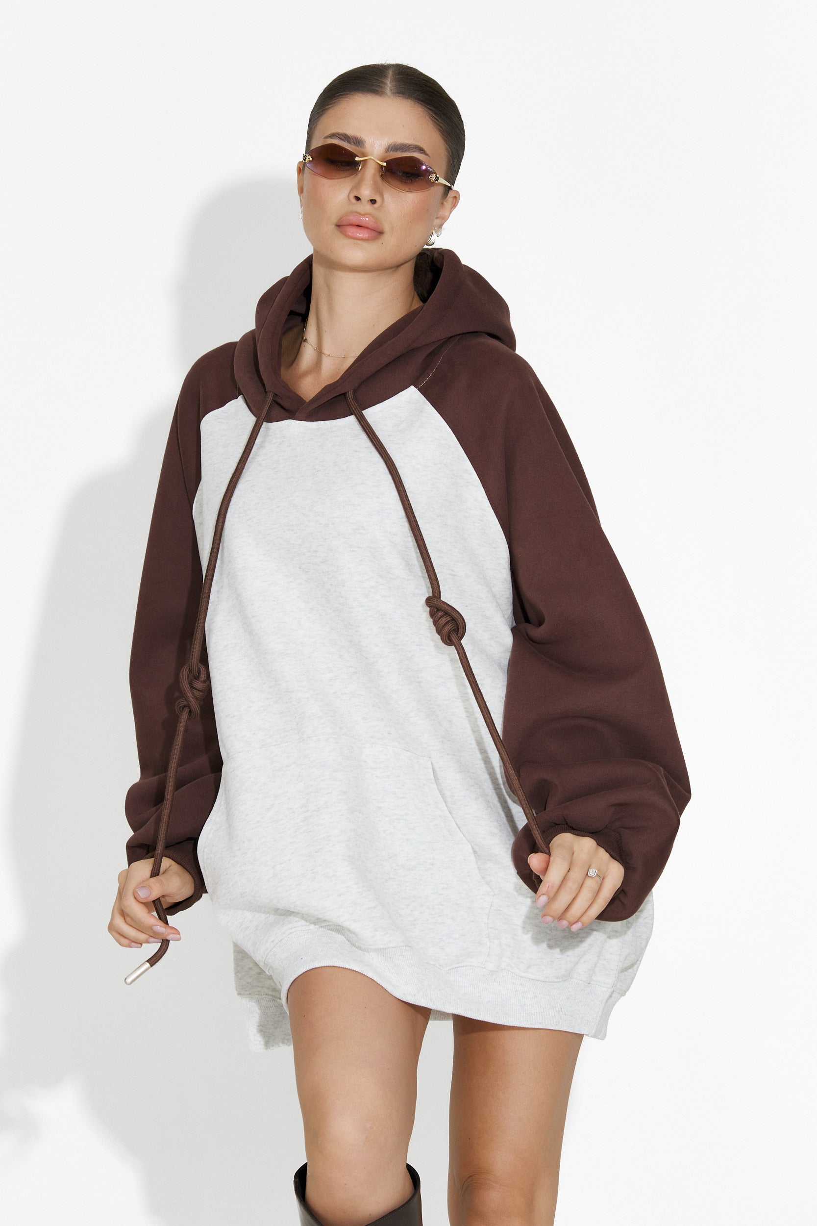 Laza barna női kapucnis pulóver Tavric Bogas