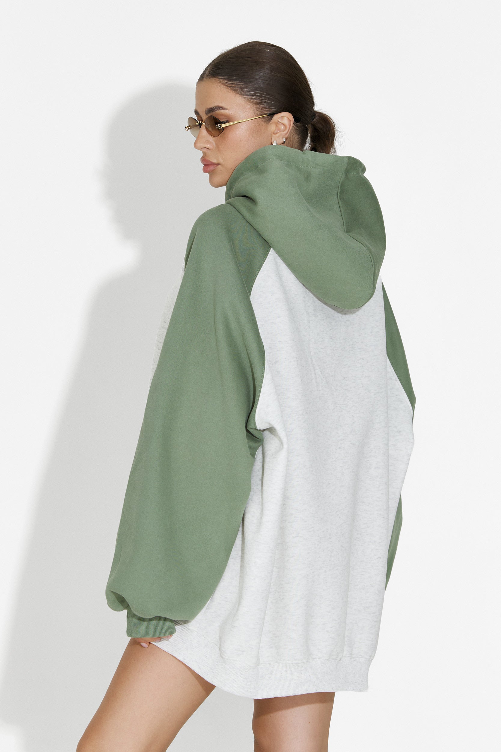 Laza zöld női kapucnis pulóver Tavric Bogas