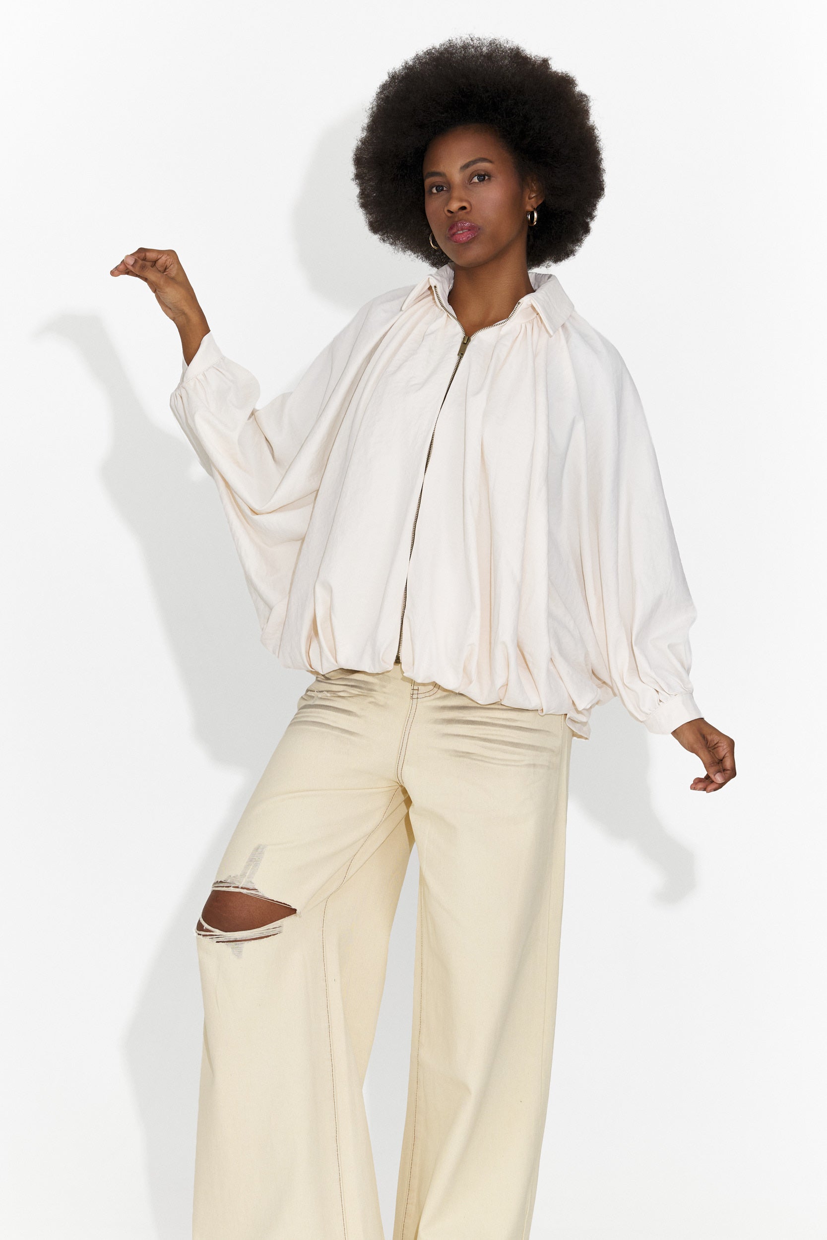 Női alkalmi krémszínű kabát Yasminia Bogas