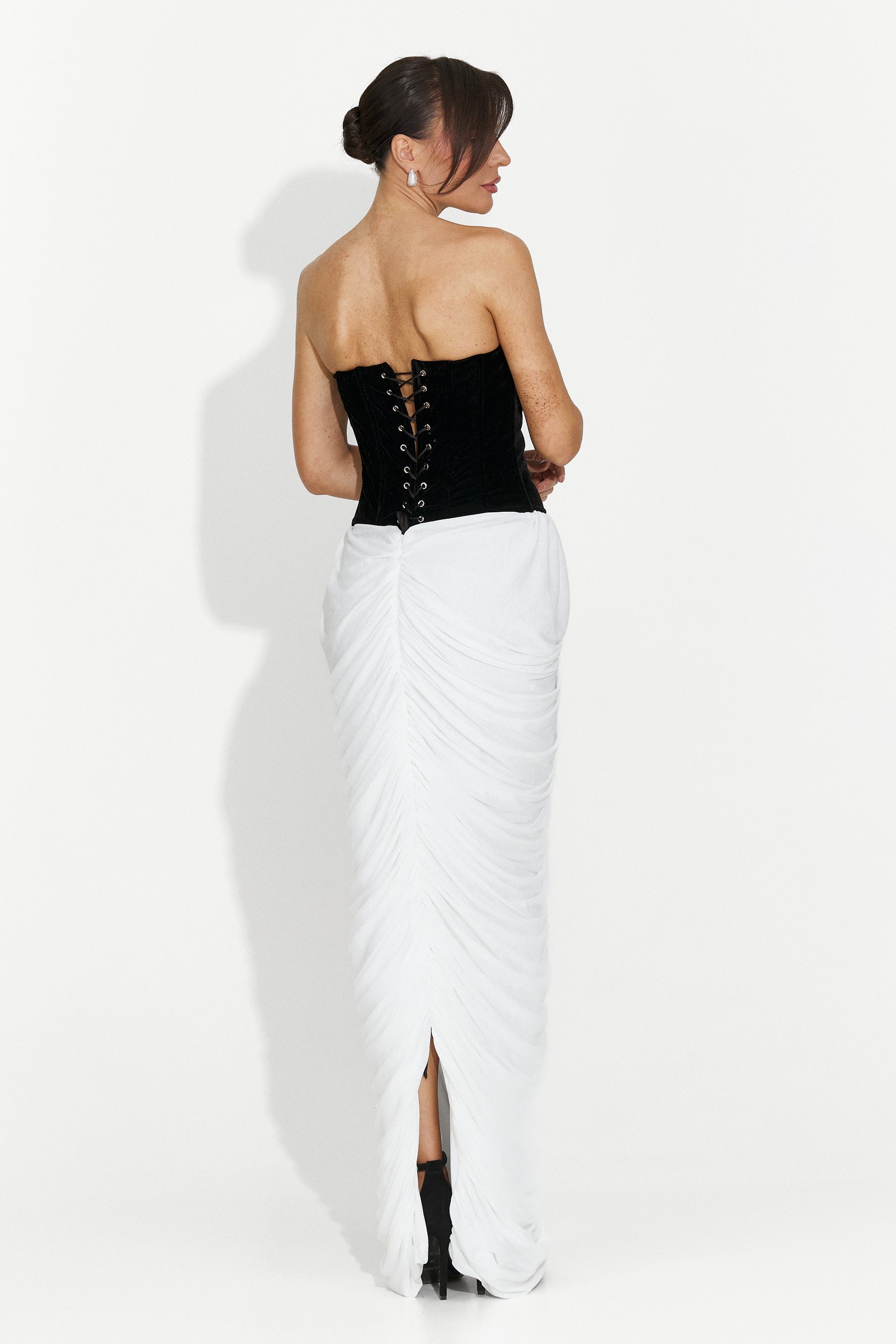 Hosszú női ruha fekete-fehér York Bogas