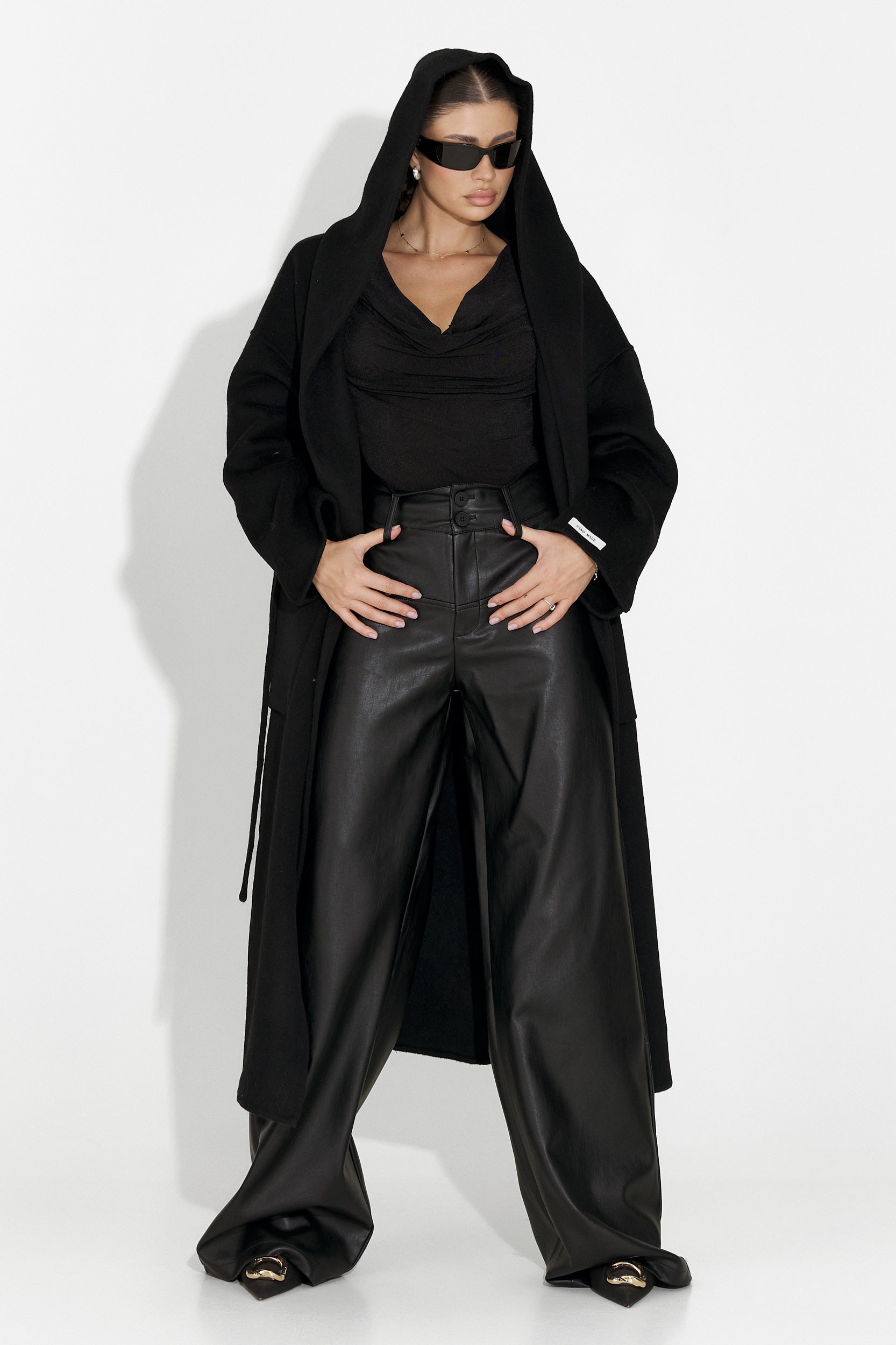 Elegáns fekete női kabát Carivana Bogas