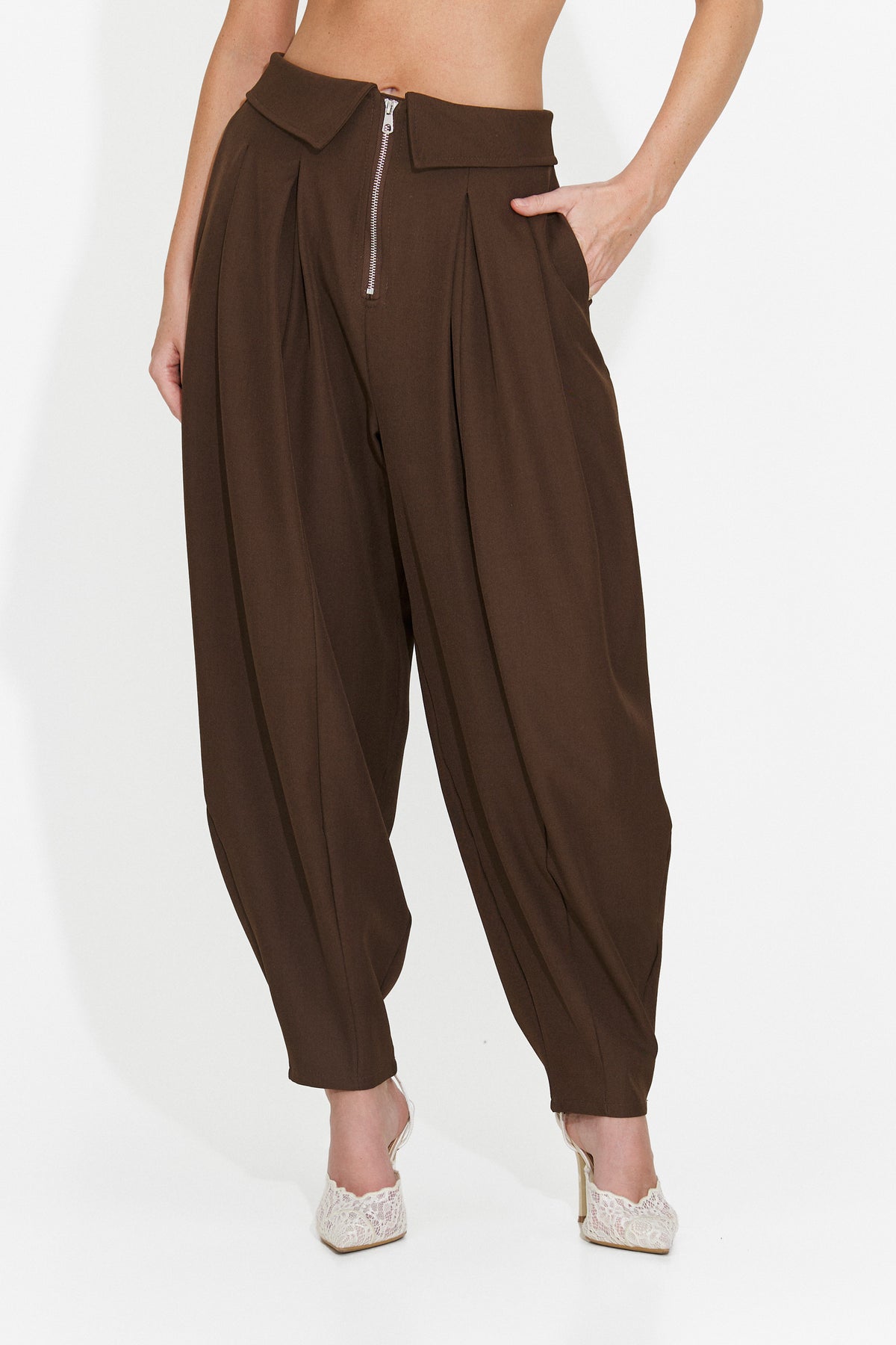 Pantaloni casual maro Scnoioria Bogas