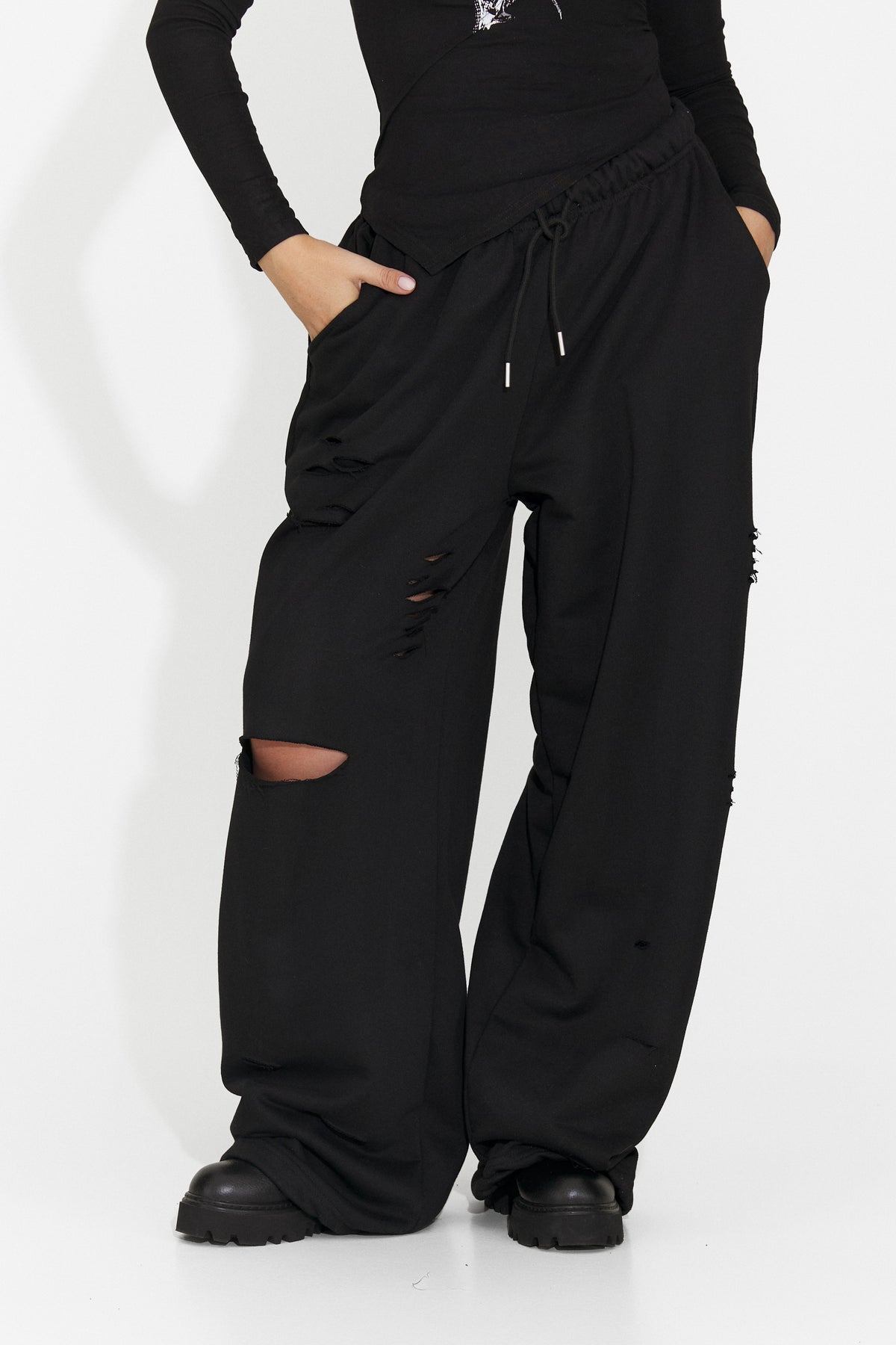 Pantaloni casual negri Lulaoa Bogas
