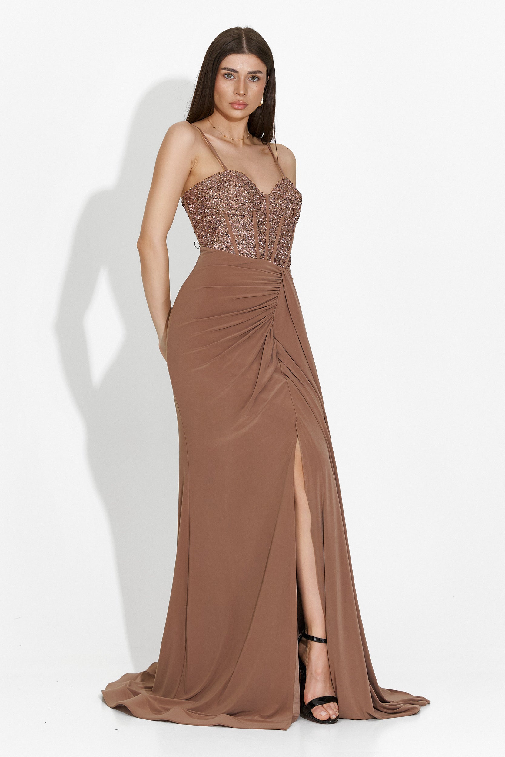 Alexandria Bogas Hosszú Bézs Ruha Nőknek