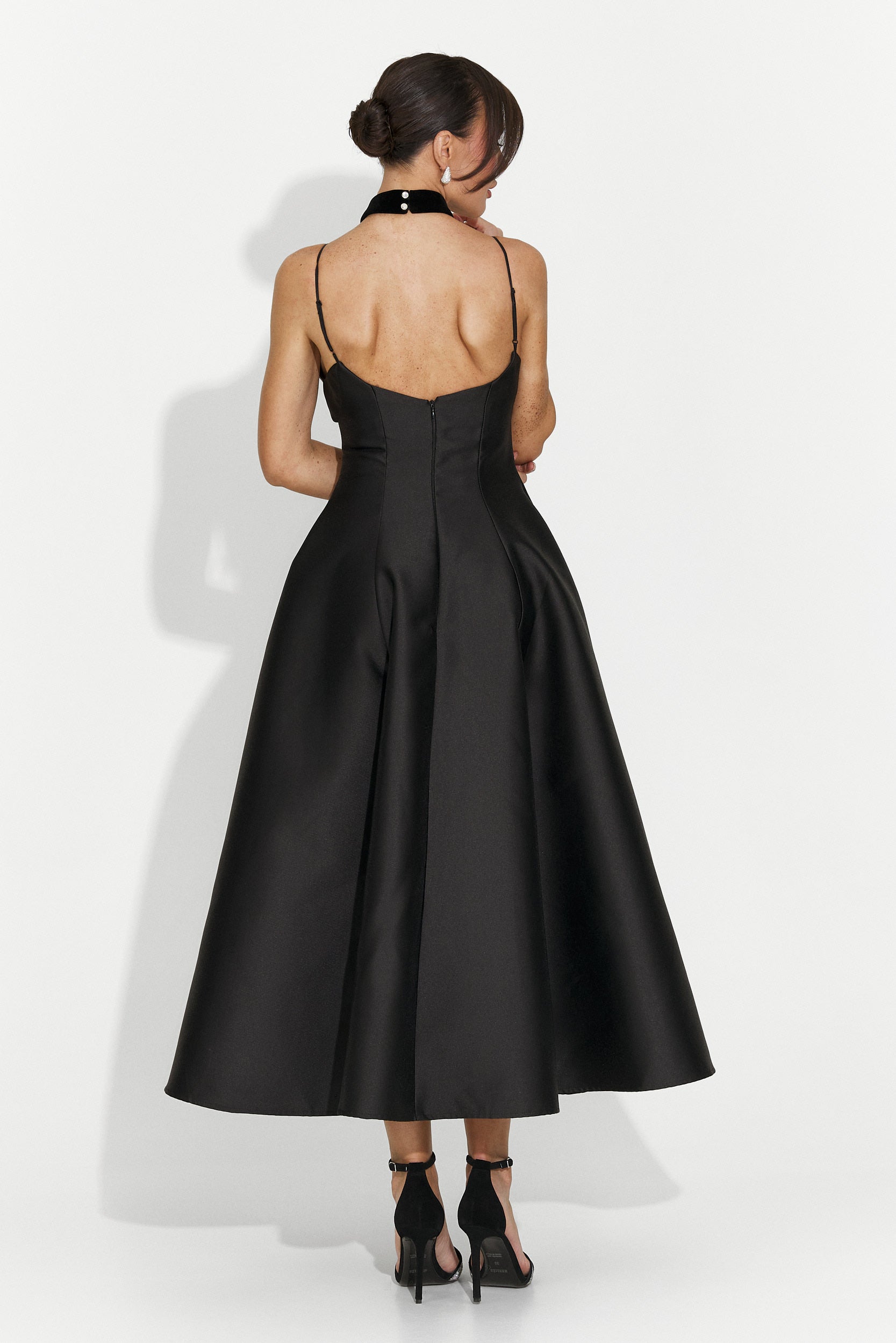 Hosszú fekete női ruha Coriza Bogas