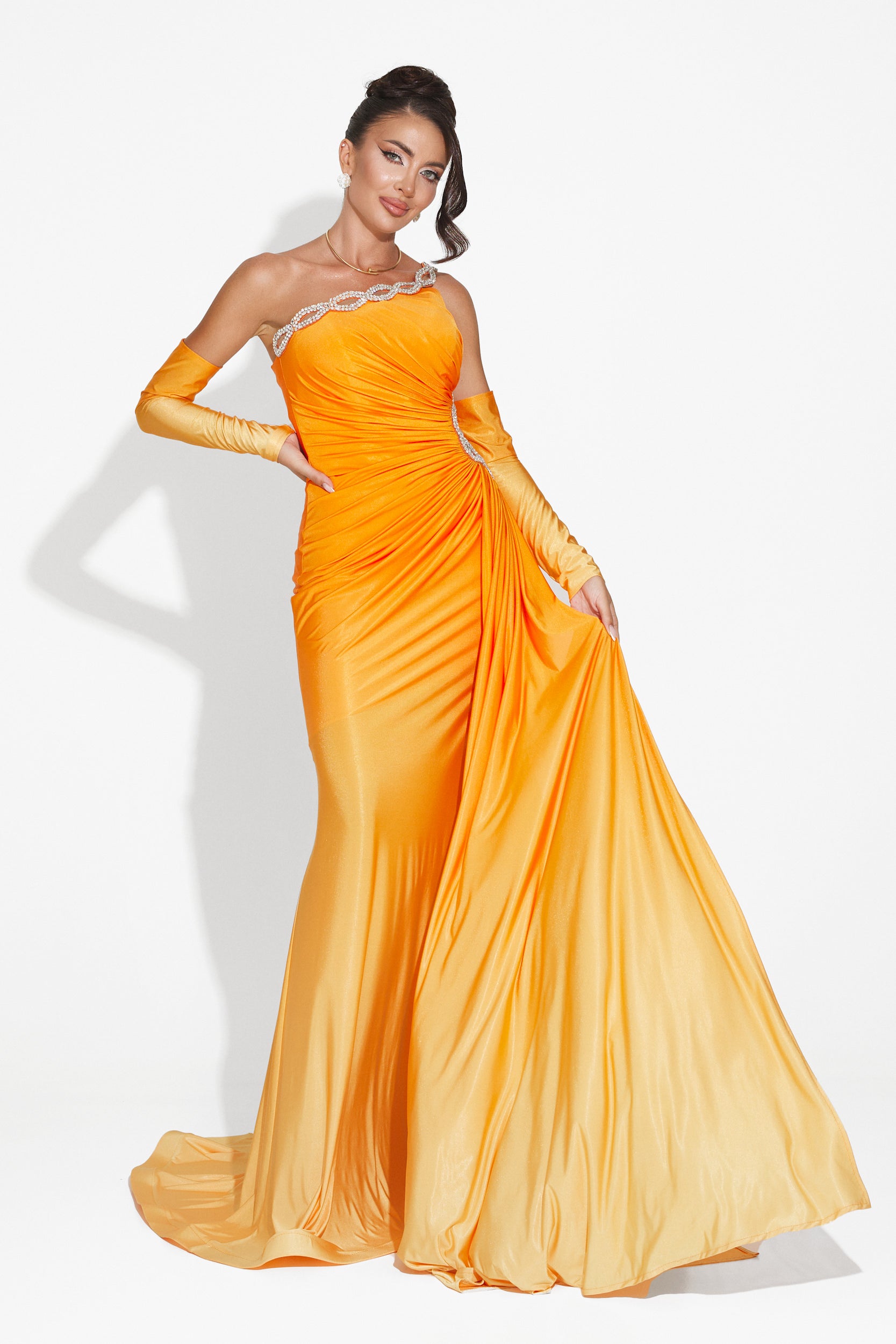 Noelia Bogas hosszú narancssárga női ruha