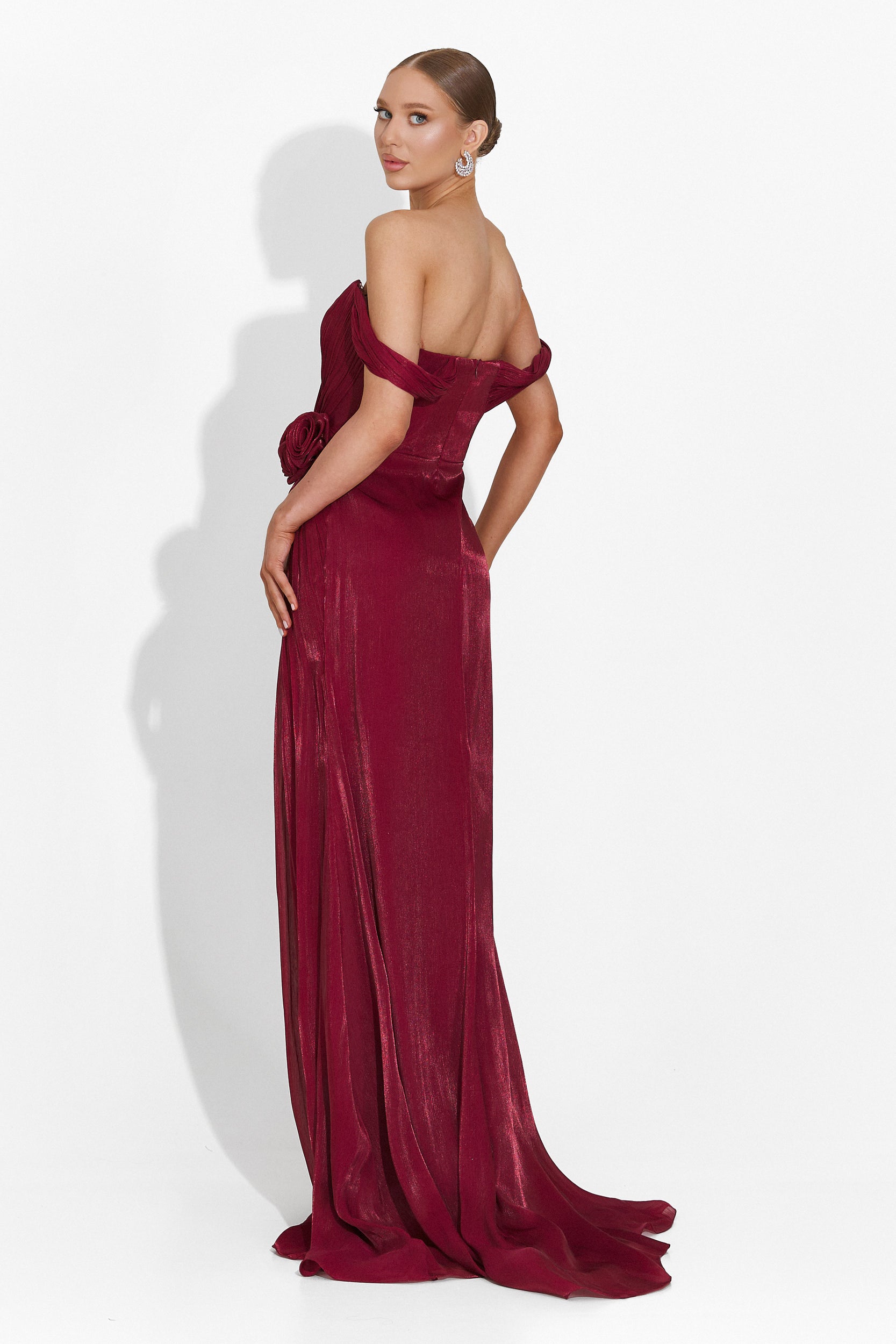 Sharmaine Bogas hosszú piros női ruha