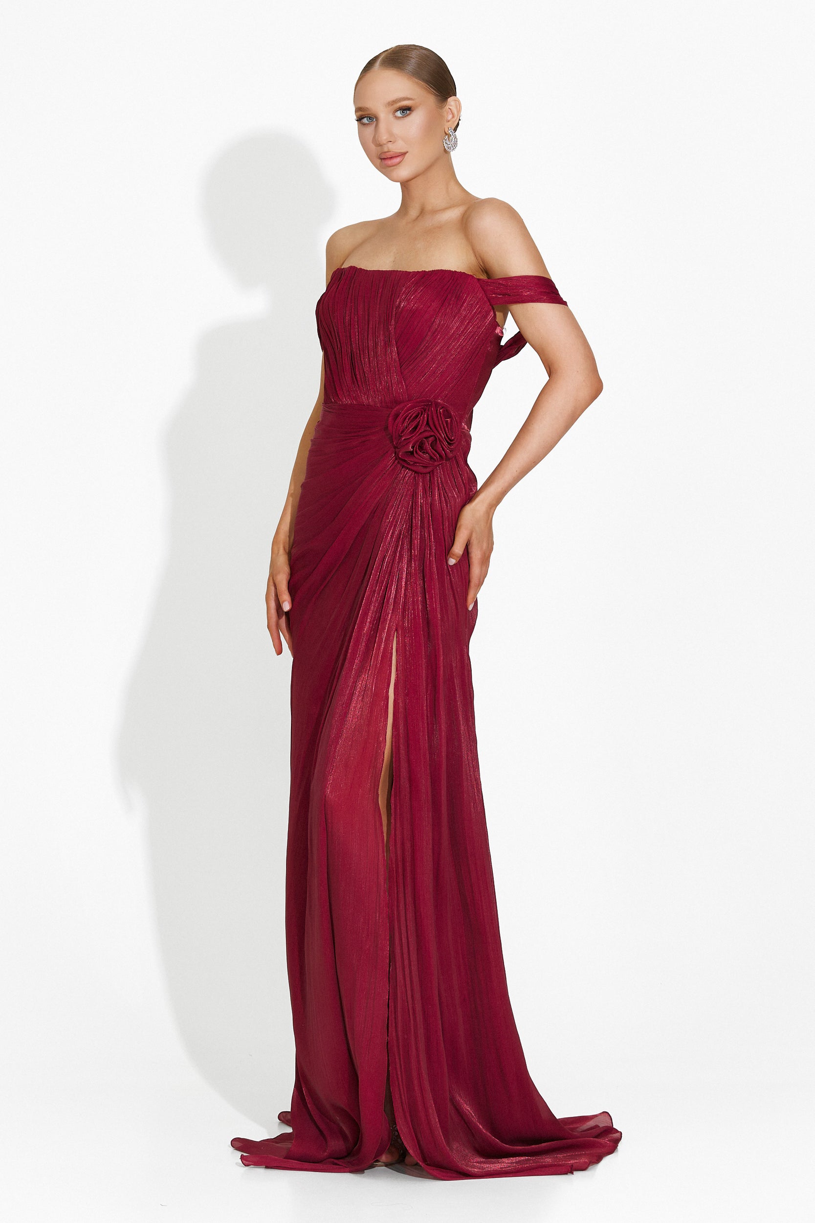 Sharmaine Bogas hosszú piros női ruha