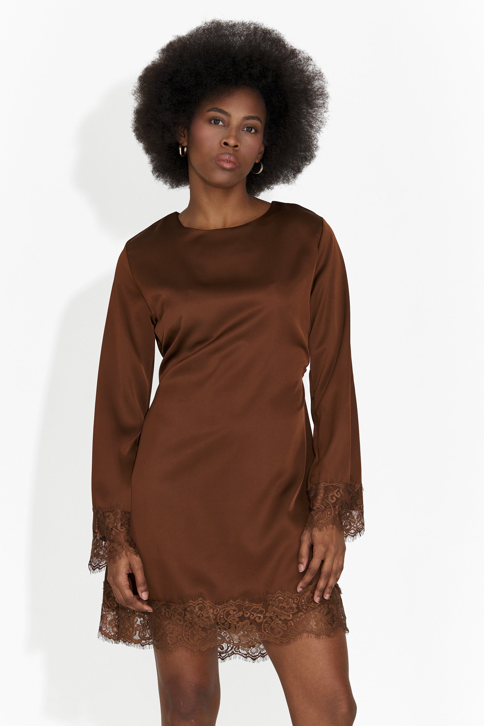 Női rövid barna ruha Olmaria Bogas