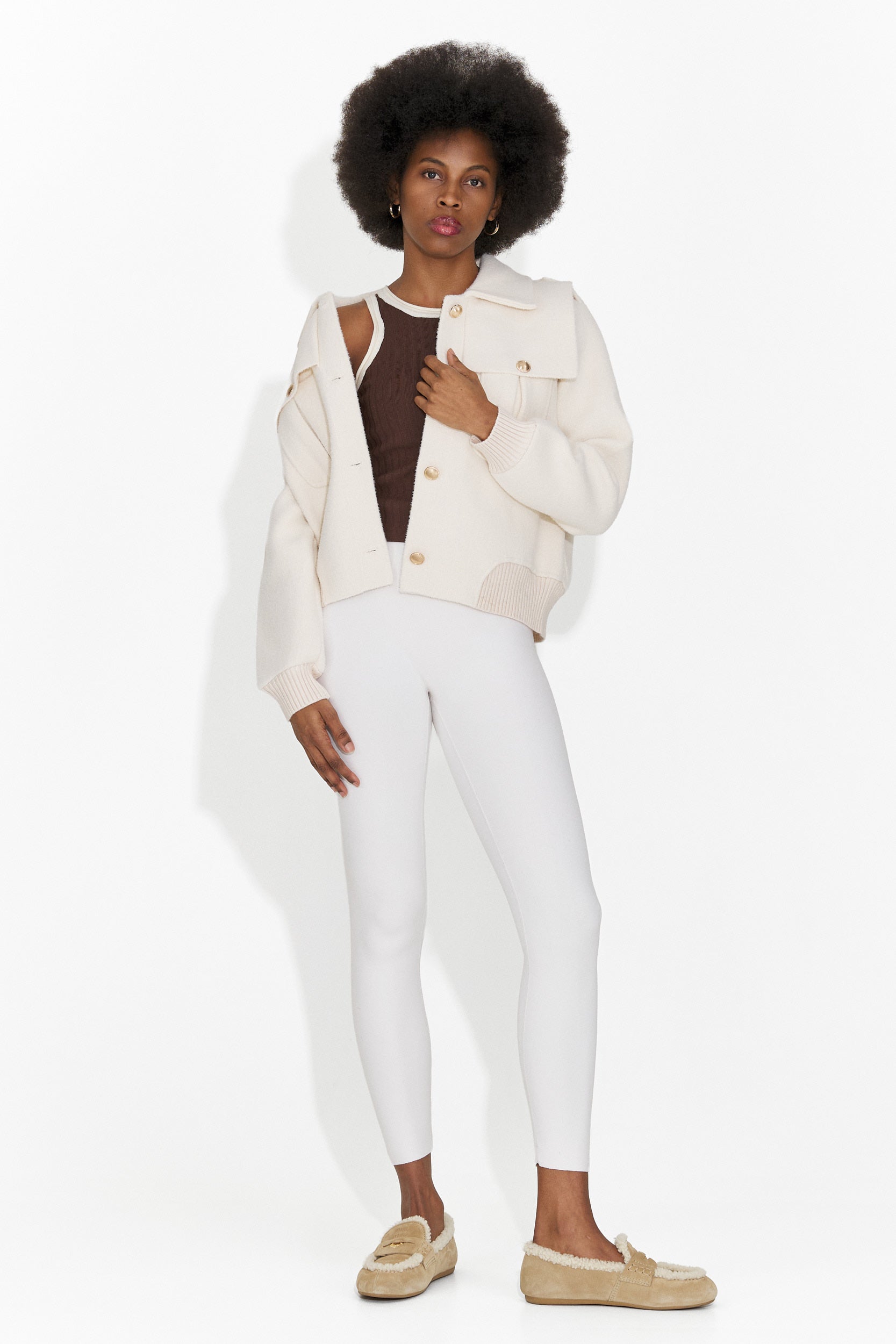 Elegáns krém színű hölgyek dzsekki Stelyana Bogas-tól