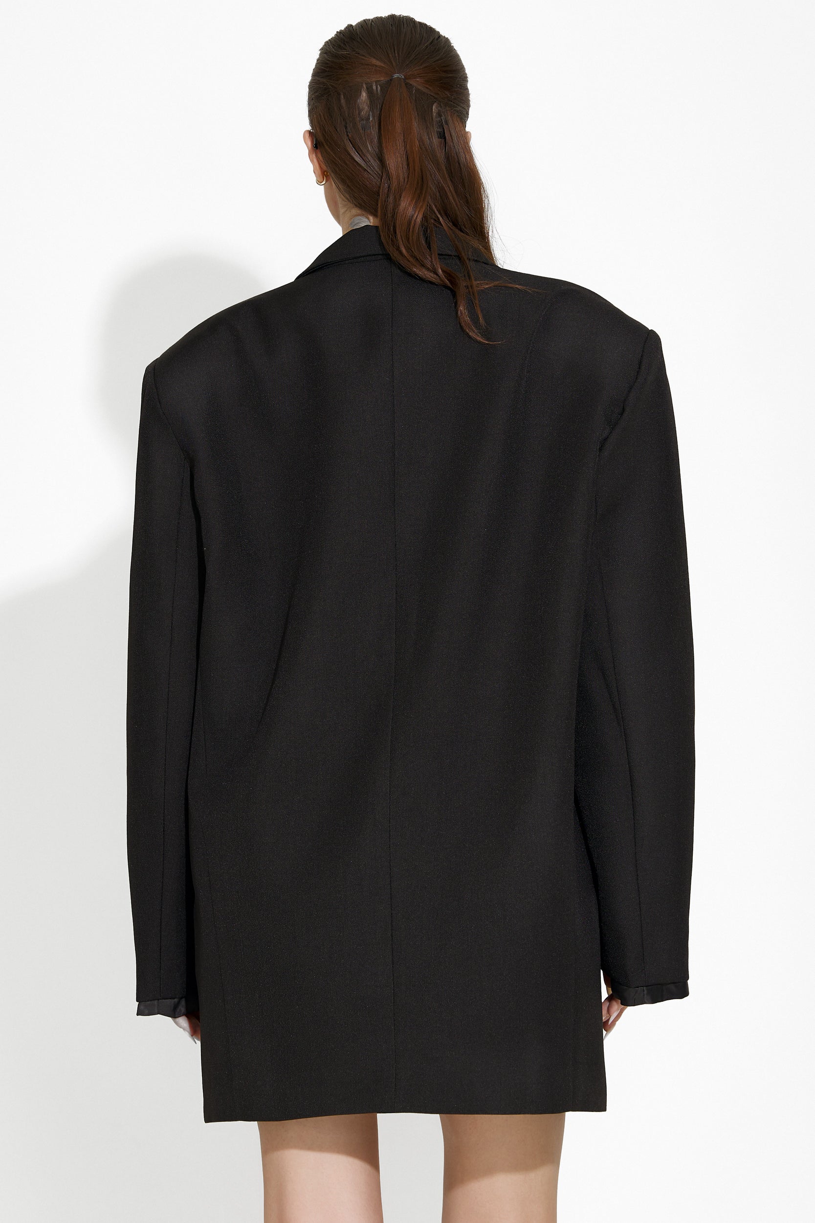 Elegáns fekete női blézer Crila Bogas-tól