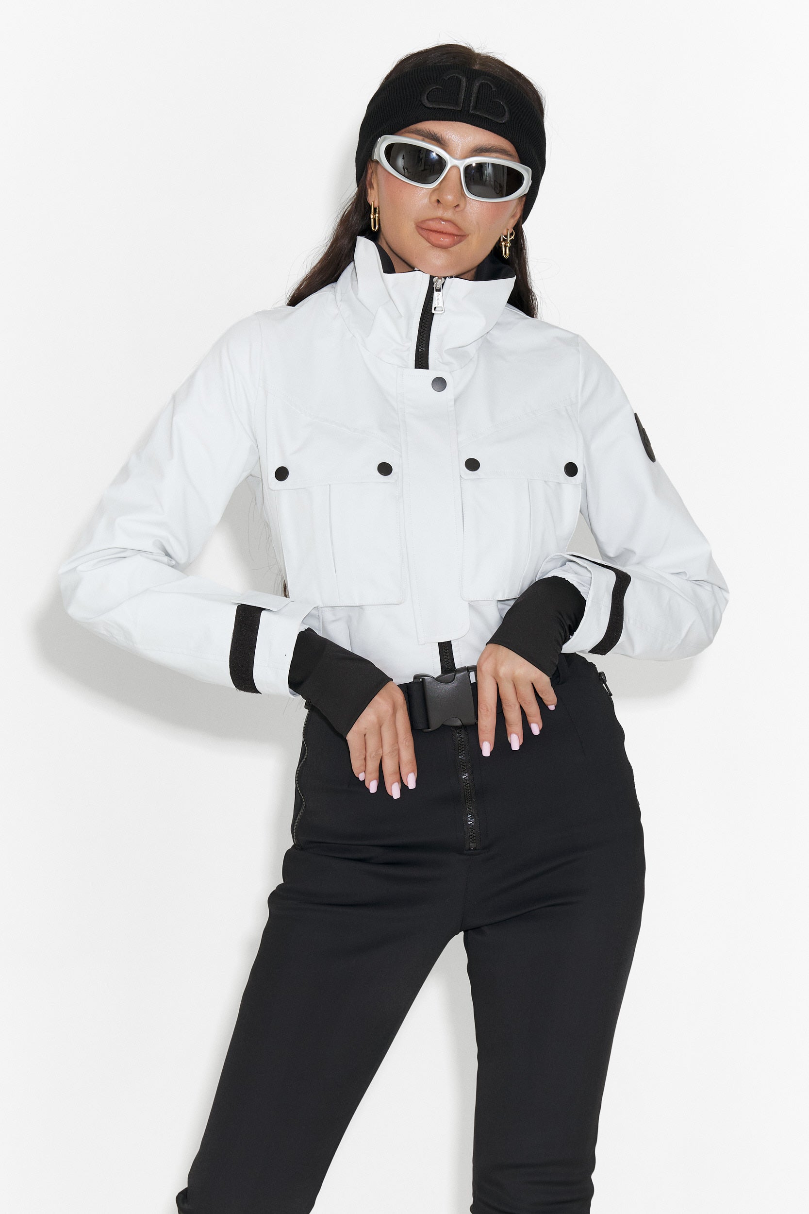 Laza fehér-fekete síoverál Glorise Bogas-tól