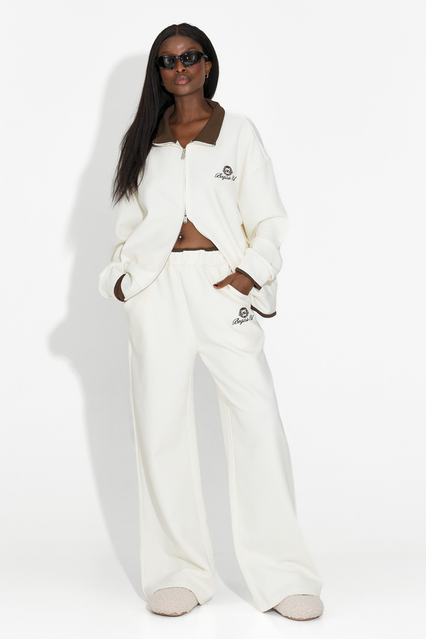 Laza bézs női edzőruha Lysara Bogas