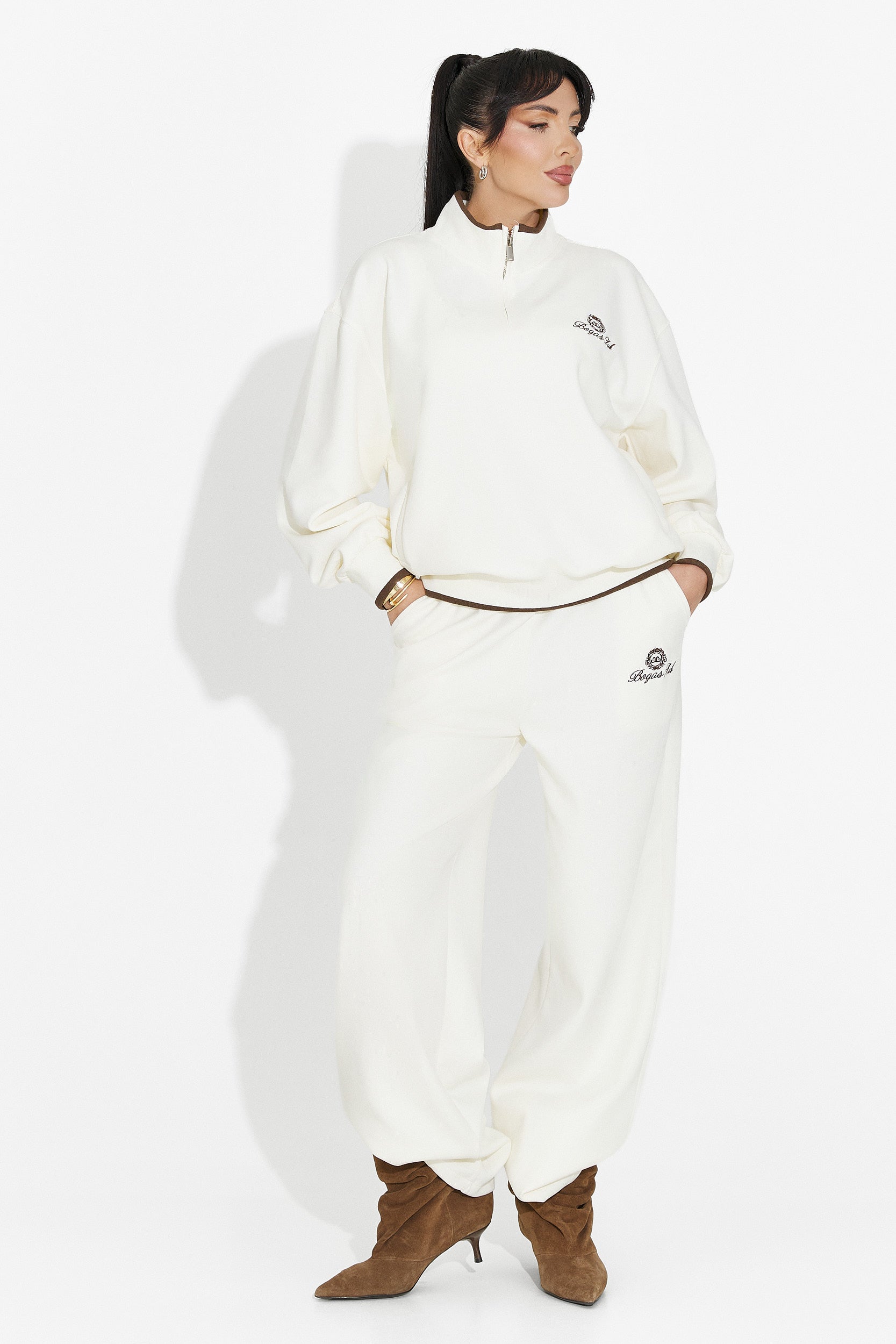 Női alkalmi bézs tréningruha Vilma Bogas