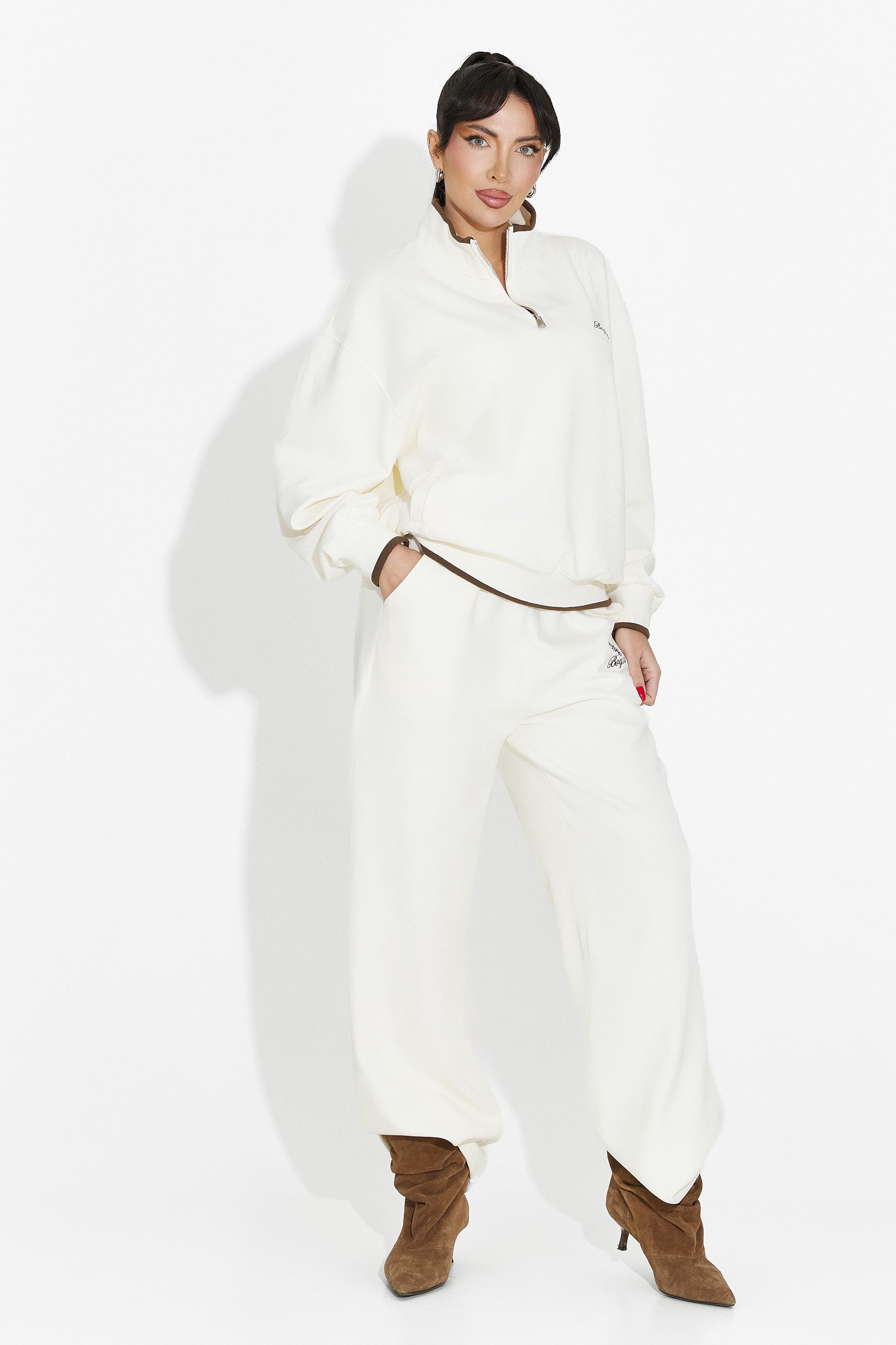 Női alkalmi bézs tréningruha Vilma Bogas