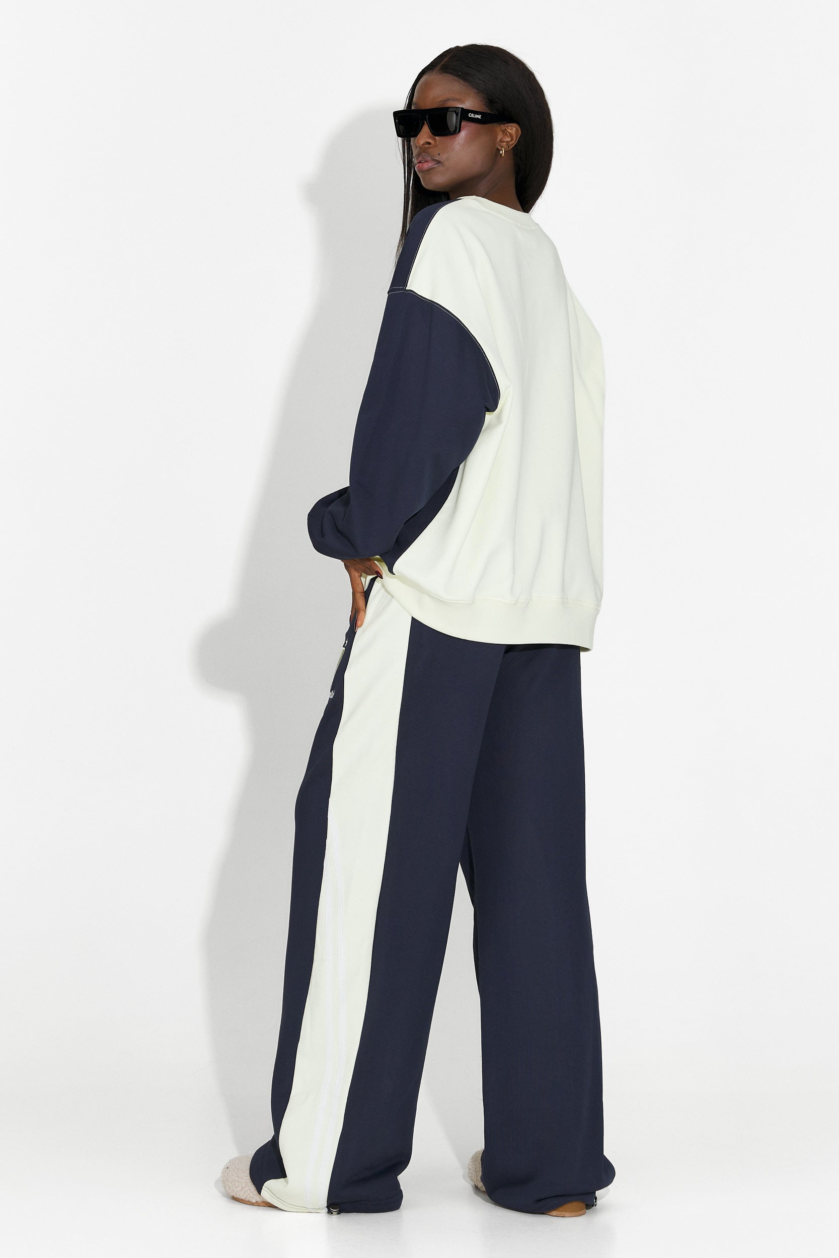 Laza sötétkék női edzőruha Mariva Bogas-tól