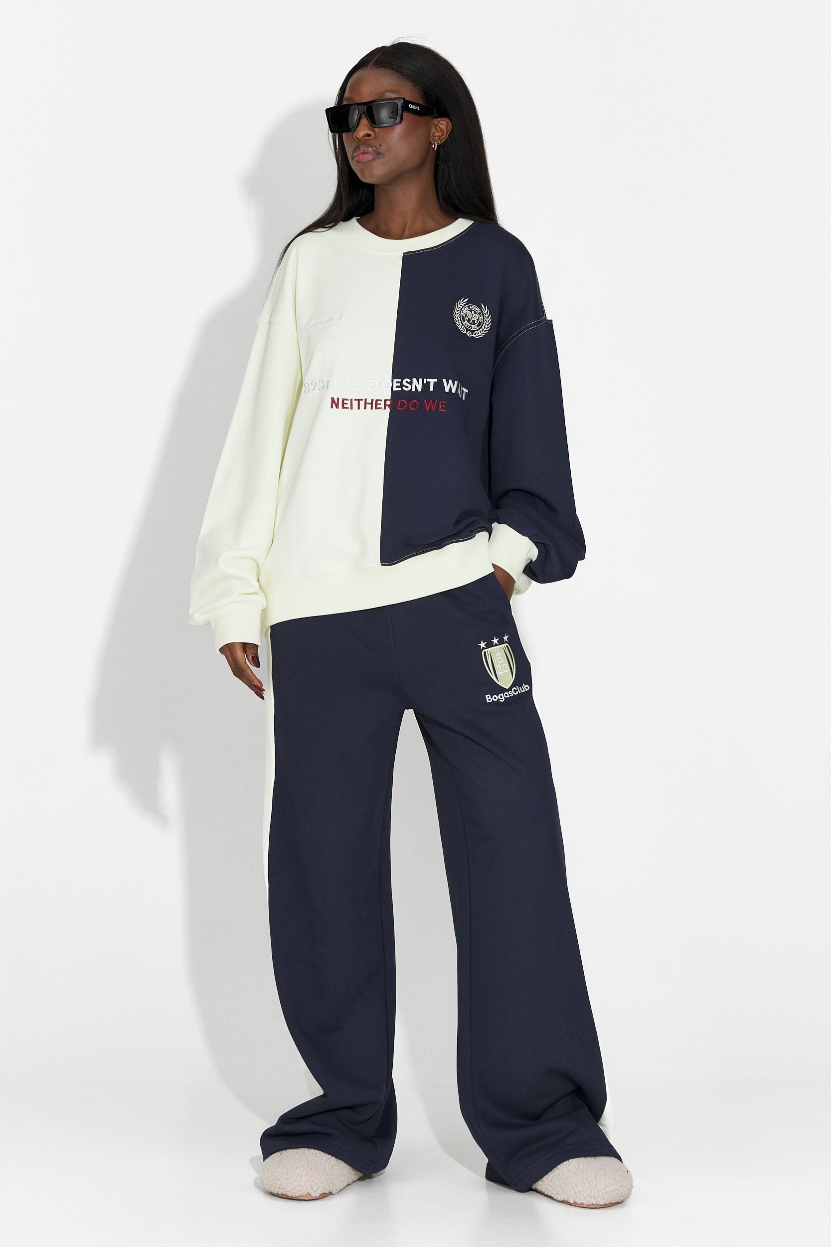 Laza sötétkék női edzőruha Mariva Bogas-tól