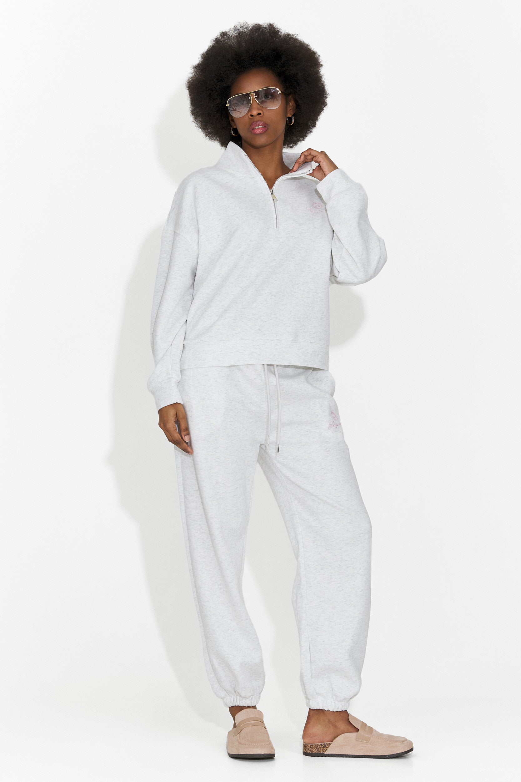 Női szabadidőruha szürke Leainia Bogas