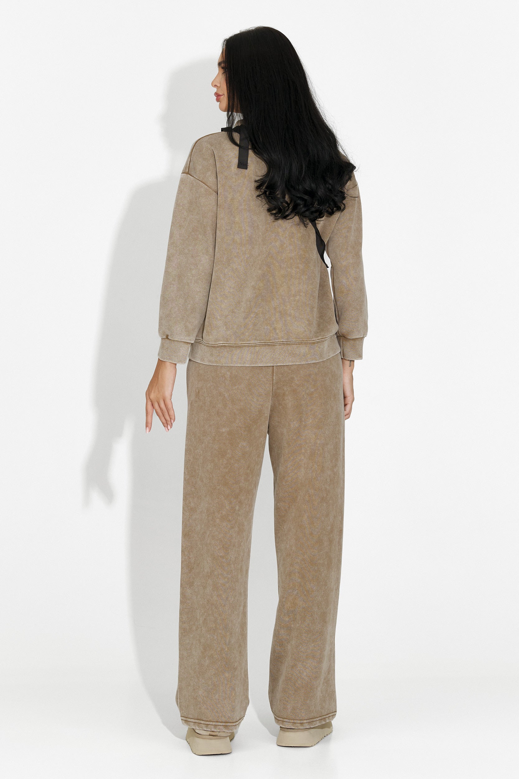 Laza barna Dionea Bogas női edzőruha